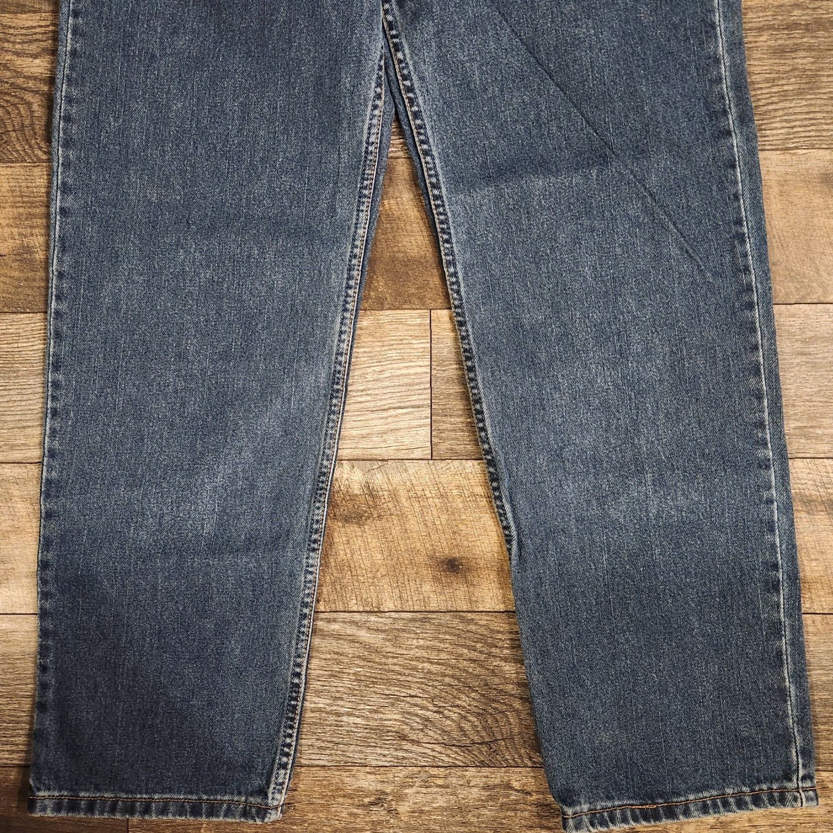 Levi's VINTAGE Levi's 550 Jeans 34x32 Blue Relaxed Fit NWT Deadstock 2003 90s Grunge USA Size US 34 / EU 50 - 2 Thumbnail