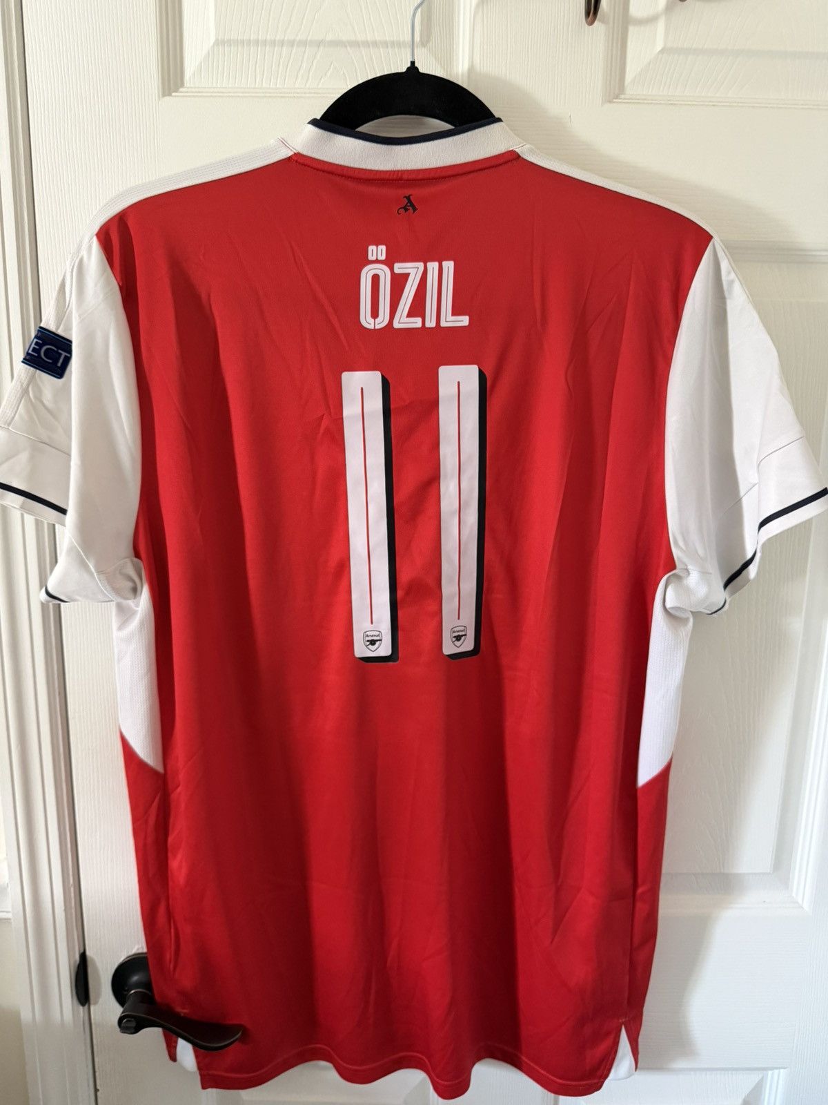 Puma Ozil 16/17 Arsenal Home shirt SZ XXL Size US XXL / EU 58 / 5 - 1 Thumbnail