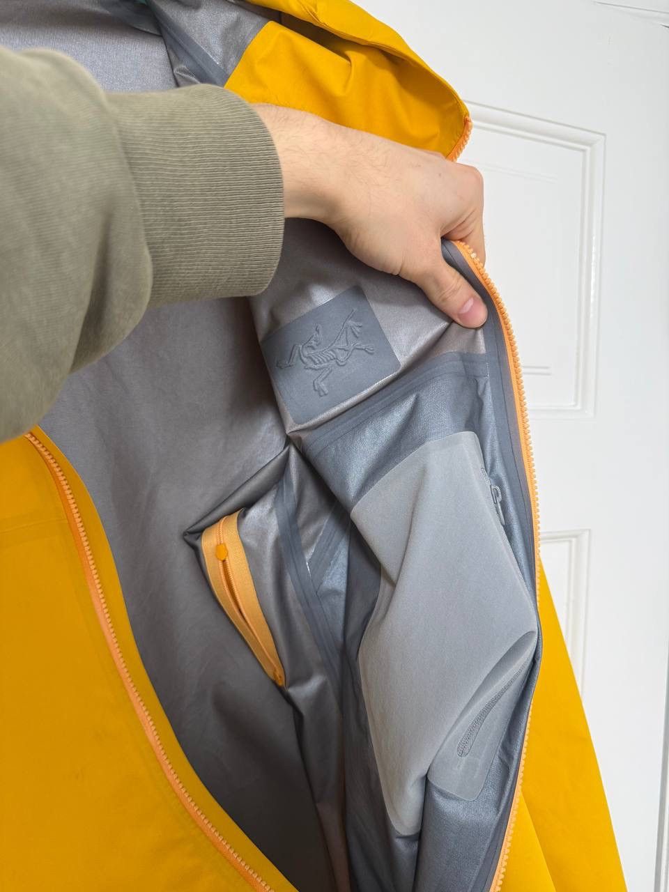 Arc'teryx Arc'teryx Mens Beta AR Jacket in Edziza yellow gore-tex XL Size US XL / EU 56 / 4 - 4 Thumbnail