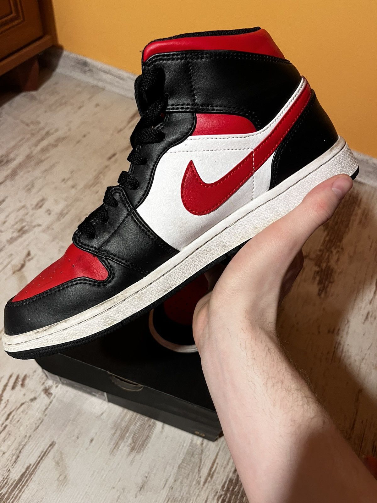 Jordan Brand Jordan 1 mid Size US 9.5 / EU 42-43 - 4 Thumbnail