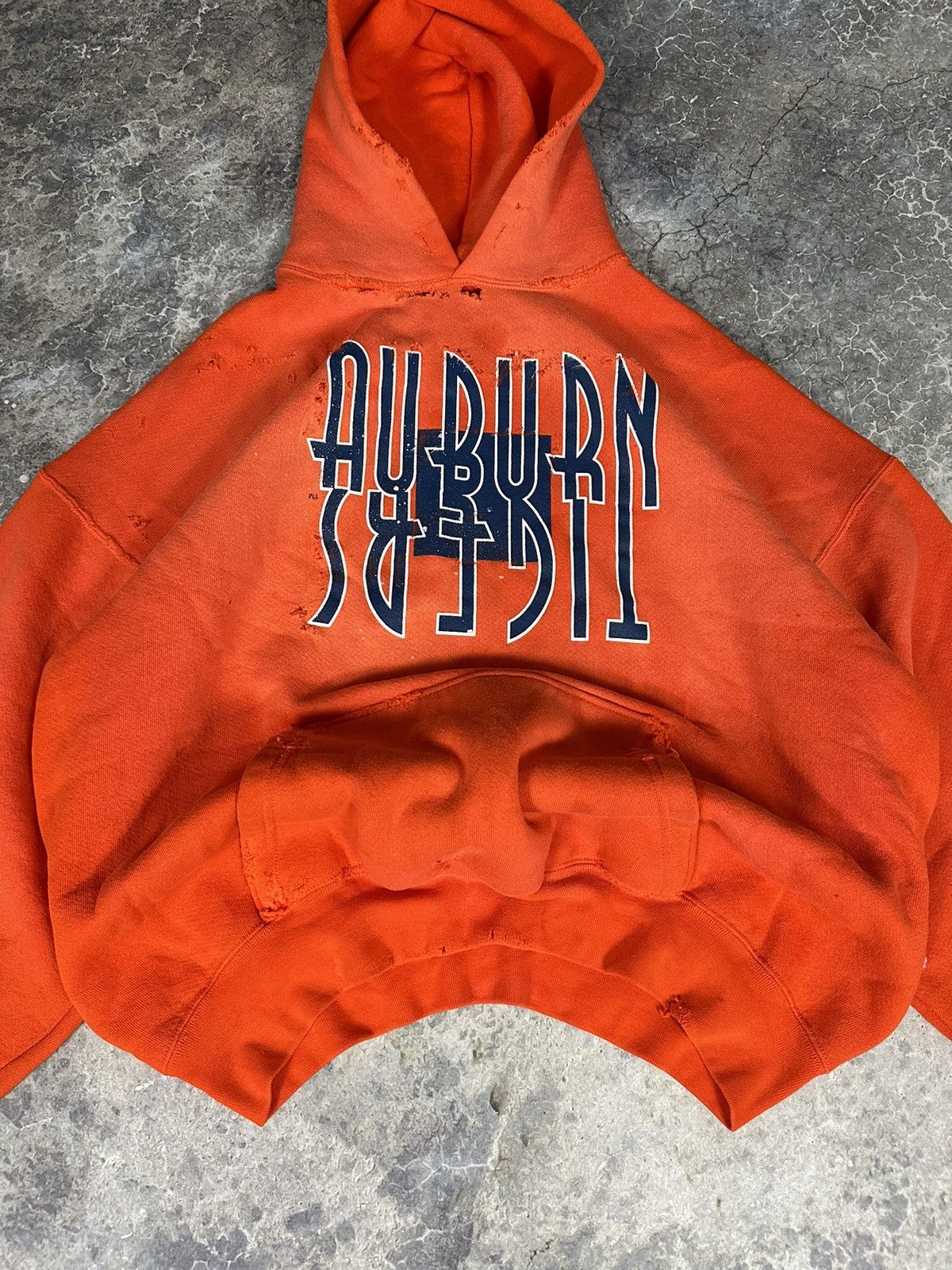 Vintage Vintage Thrashed Auburn Tigers Hoodie Size US L / EU 52-54 / 3 - 2 Thumbnail