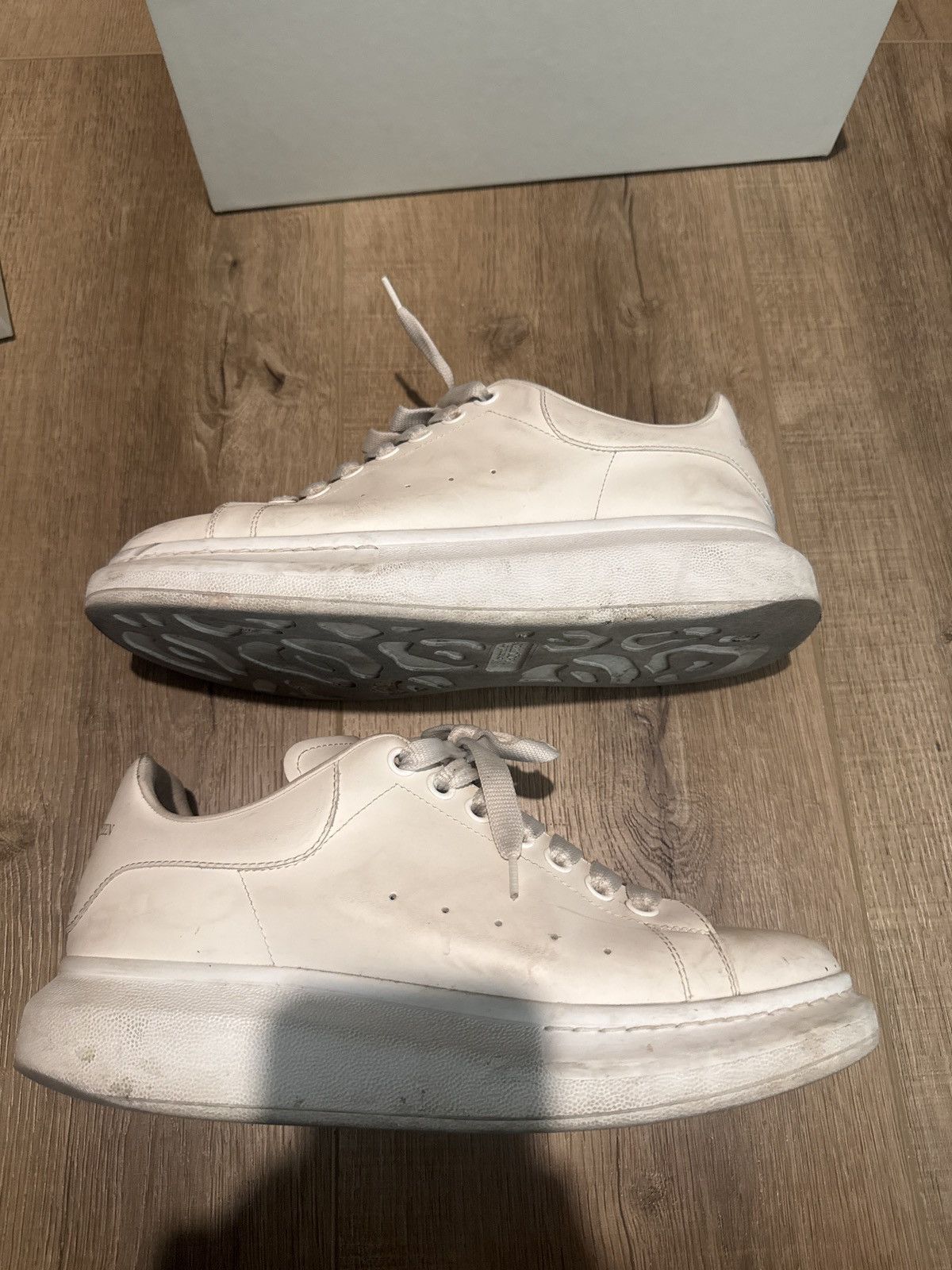 Alexander McQueen Alexander McQueen Oversized Sneakers (all white) Size US 9 / EU 42 - 7 Thumbnail