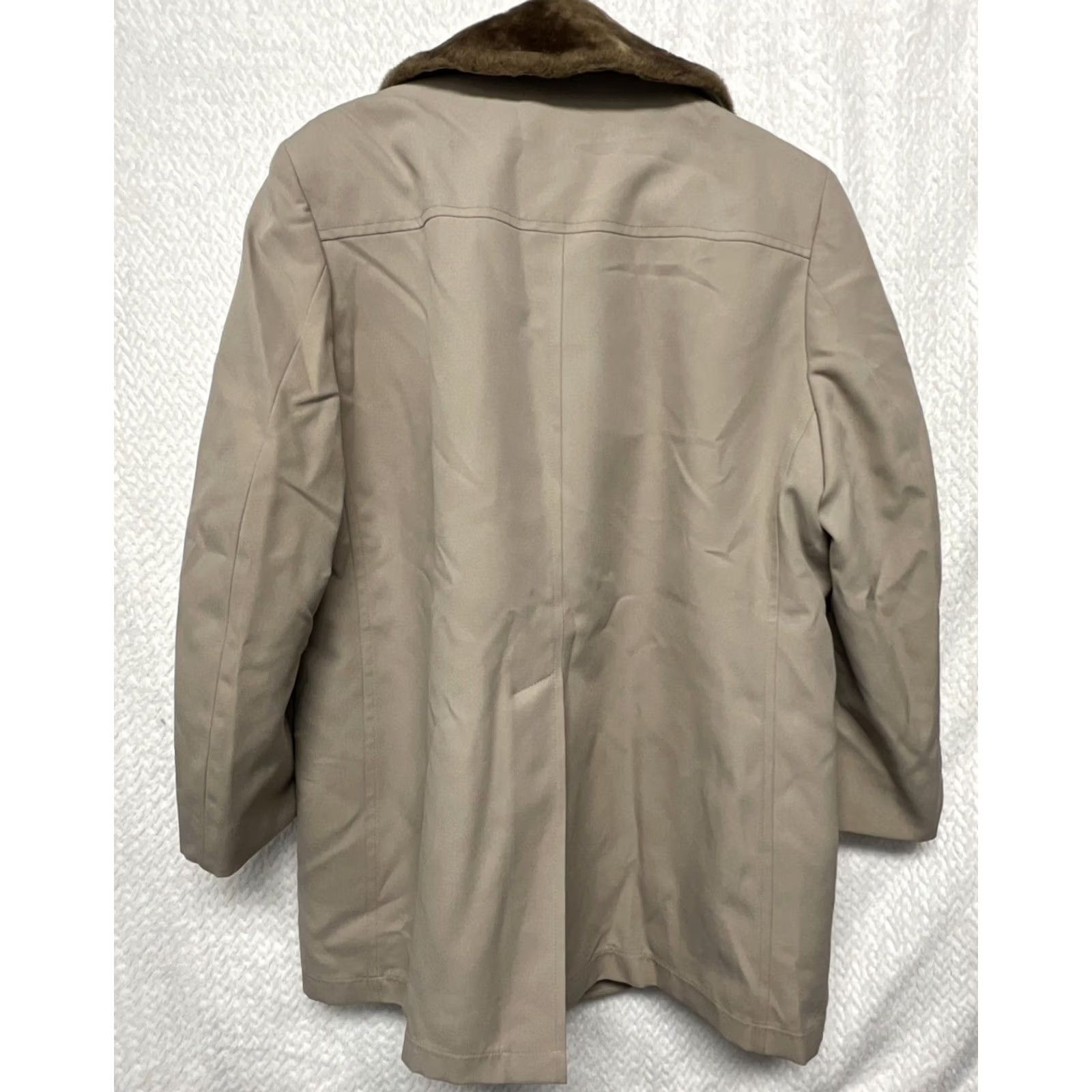 London Fog VINTAGE London Fog Coat Trench Coat Women’s M Beige Faux Fur Lined Belted Size M / US 6-8 / IT 42-44 - 5 Thumbnail