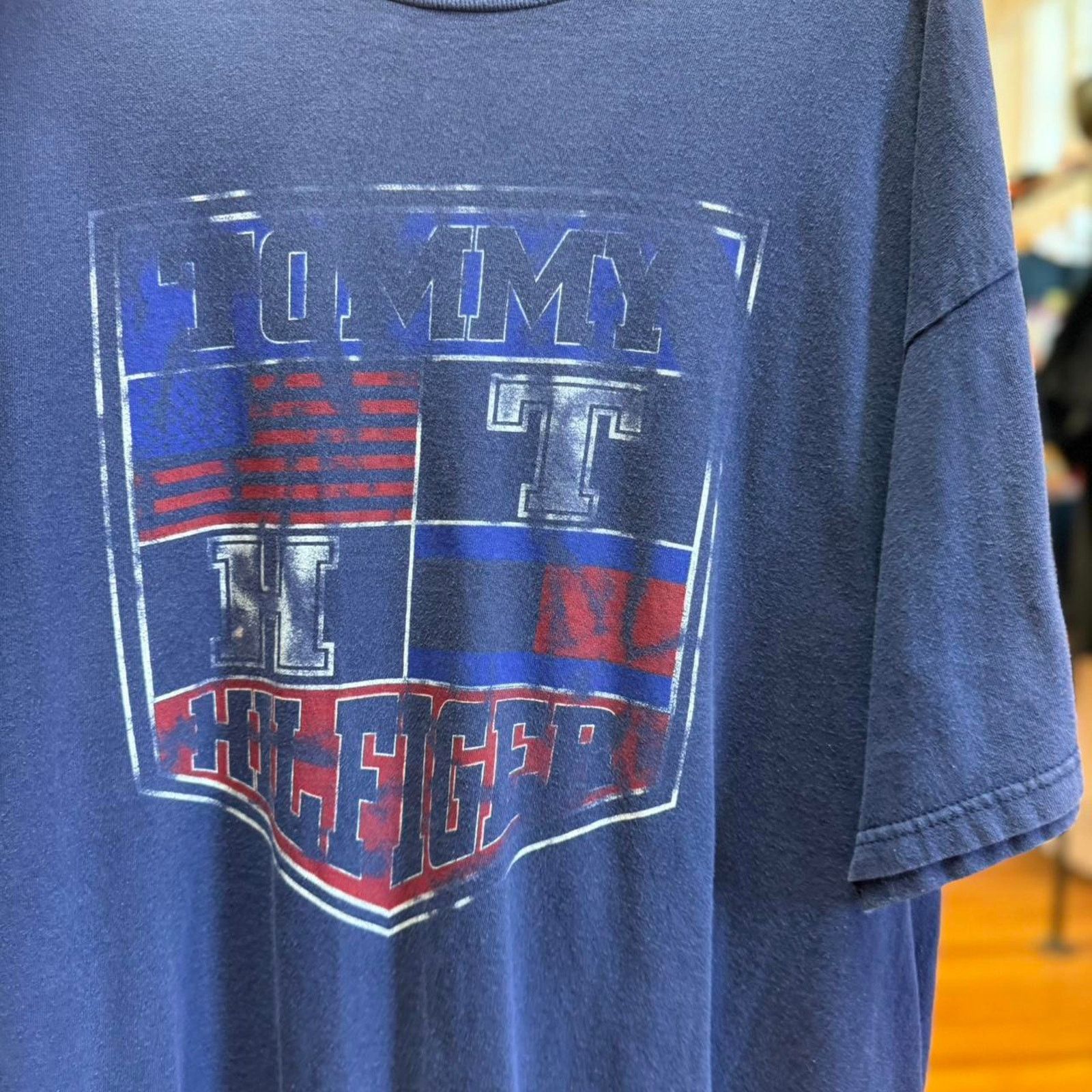 Vintage Vintage 90s Tommy Hilfiger Faded Crest T-Shirt Size US XL / EU 56 / 4 - 3 Thumbnail