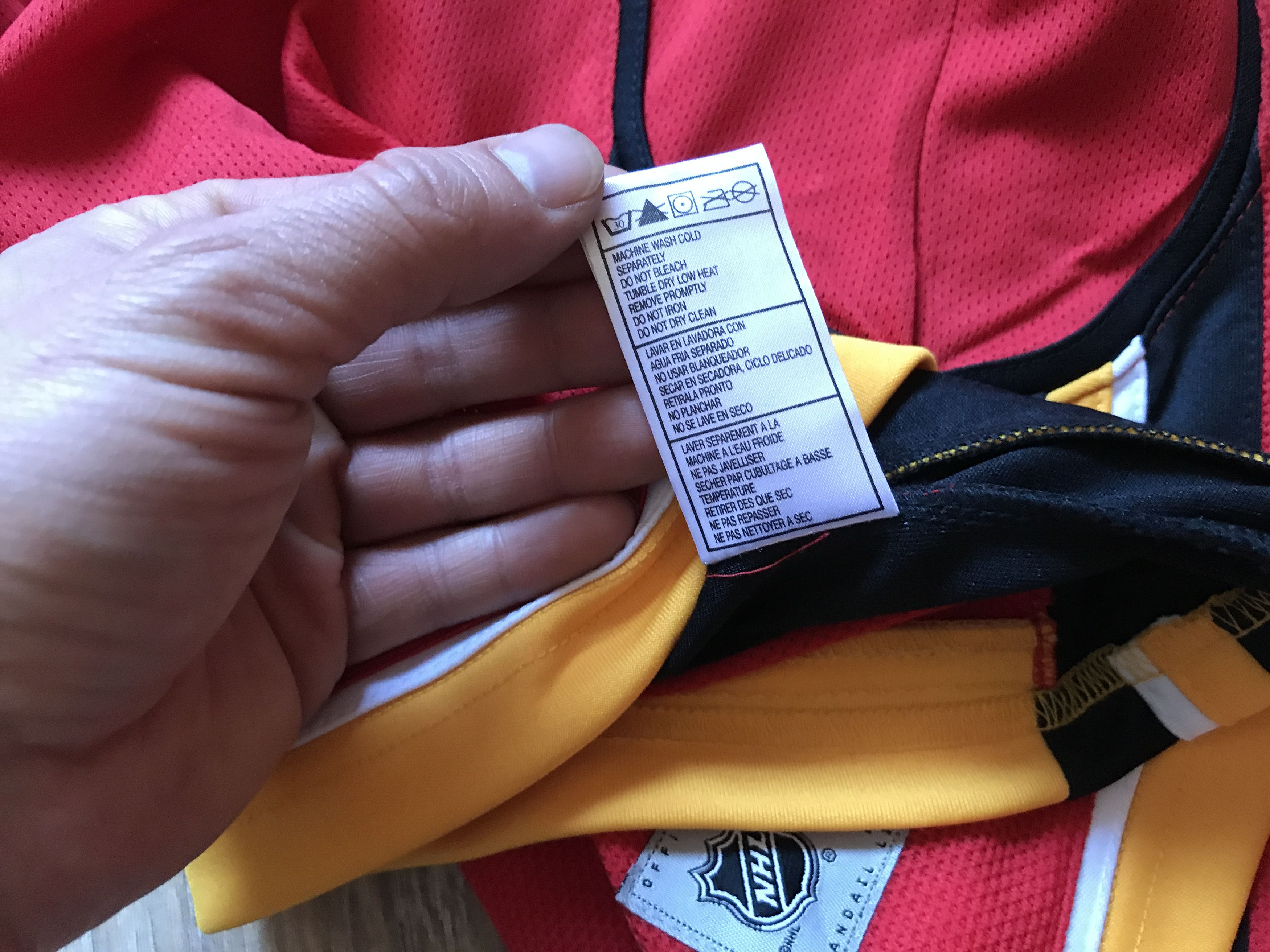 NHL × Reebok × Vintage Vintage Reebok Calgary Flames Womens Hockey Jersey Size M / US 6-8 / IT 42-44 - 8 Thumbnail