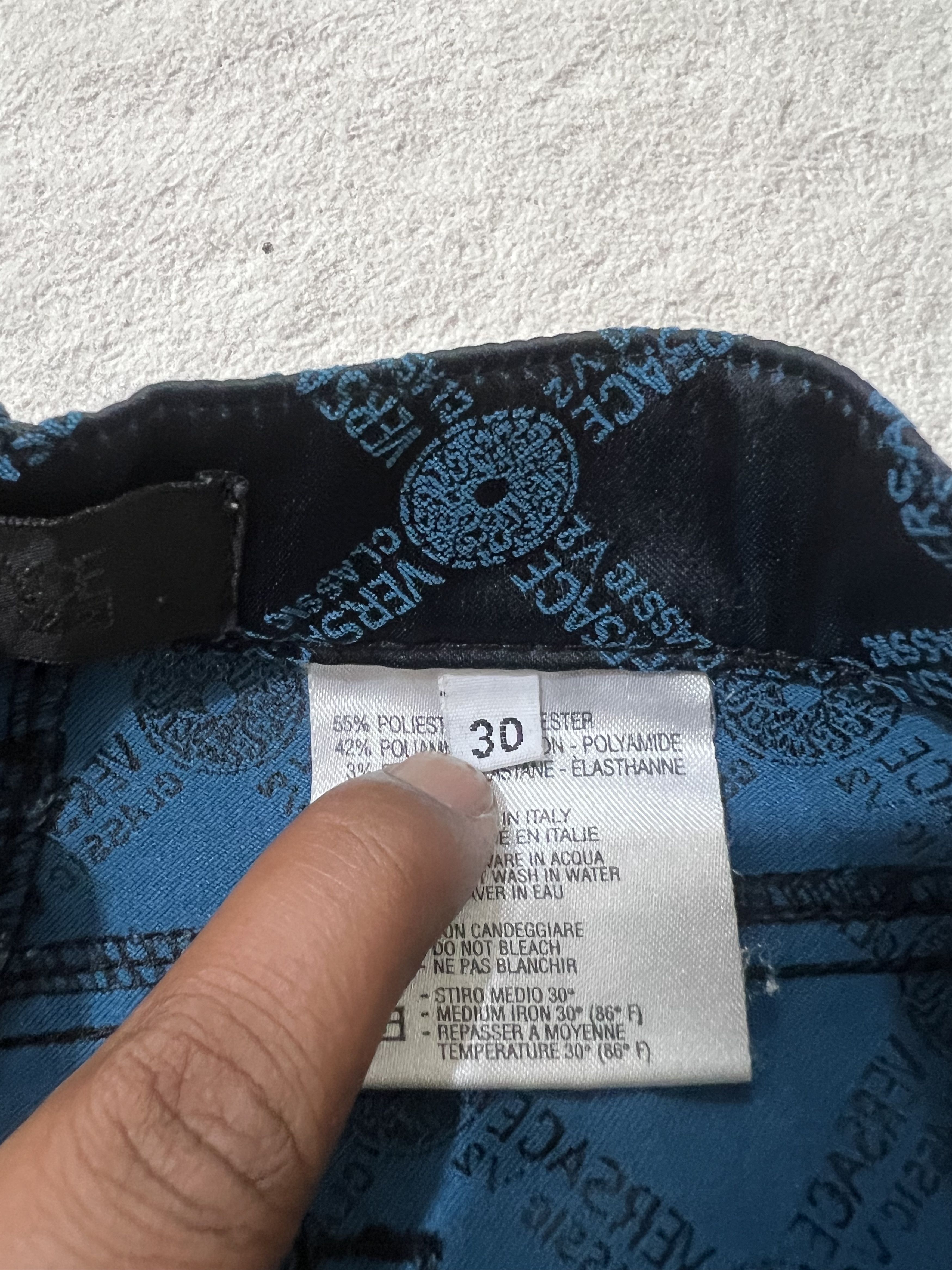 Japanese Brand 2000s Versace V2 Classic Embroidery Pattern Silk Pants Size US 30 / EU 46 - 7 Thumbnail
