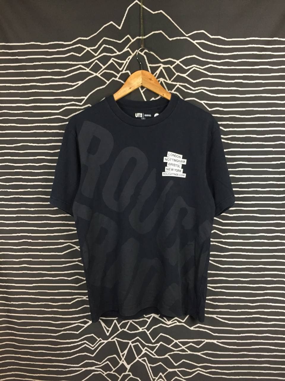 Uniqlo Uniqlo Rough Trade The World of Record Stores Tee Size US S / EU 44-46 / 1 - 2 Thumbnail