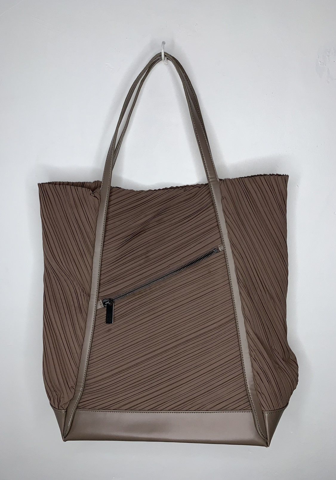 Pleats Please Issey Miyake Pleats Please By Issey Miyake Size ONE SIZE - 2 Thumbnail