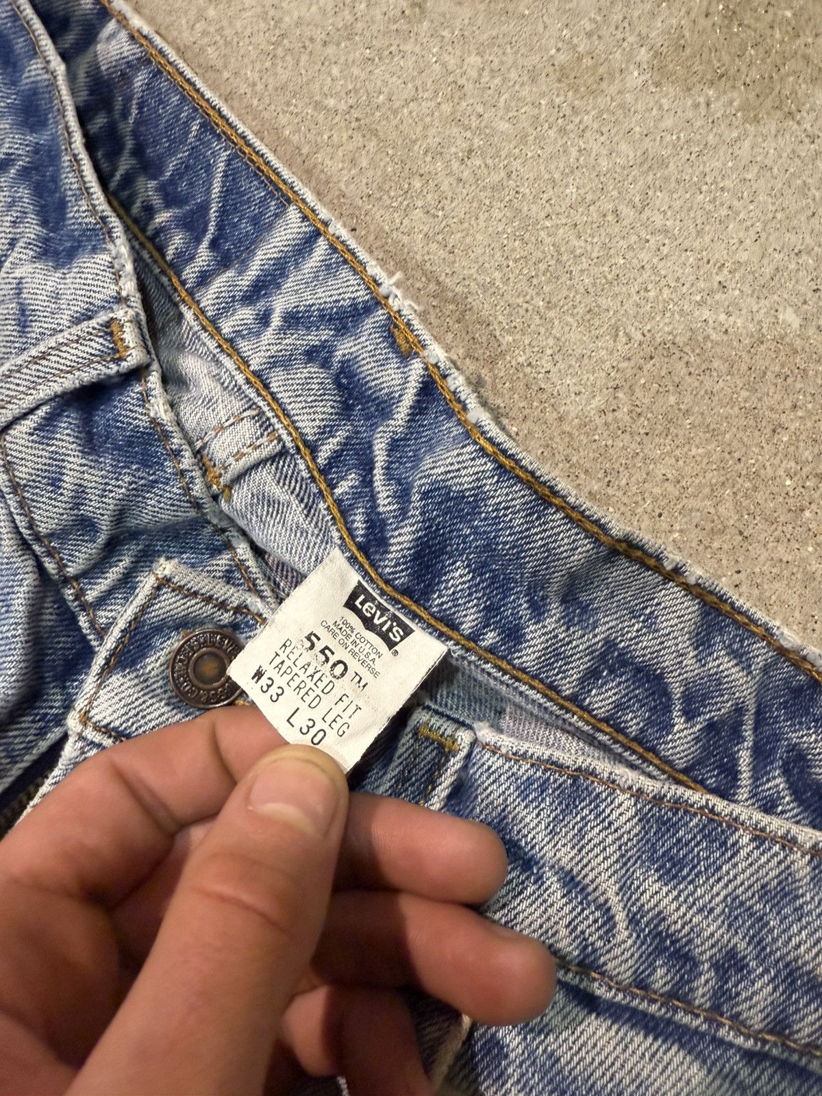 Levi's Vintage Levi’s 550 Relaxed Fit Tapered Jeans W33 L30 USA Size US 33 - 3 Thumbnail