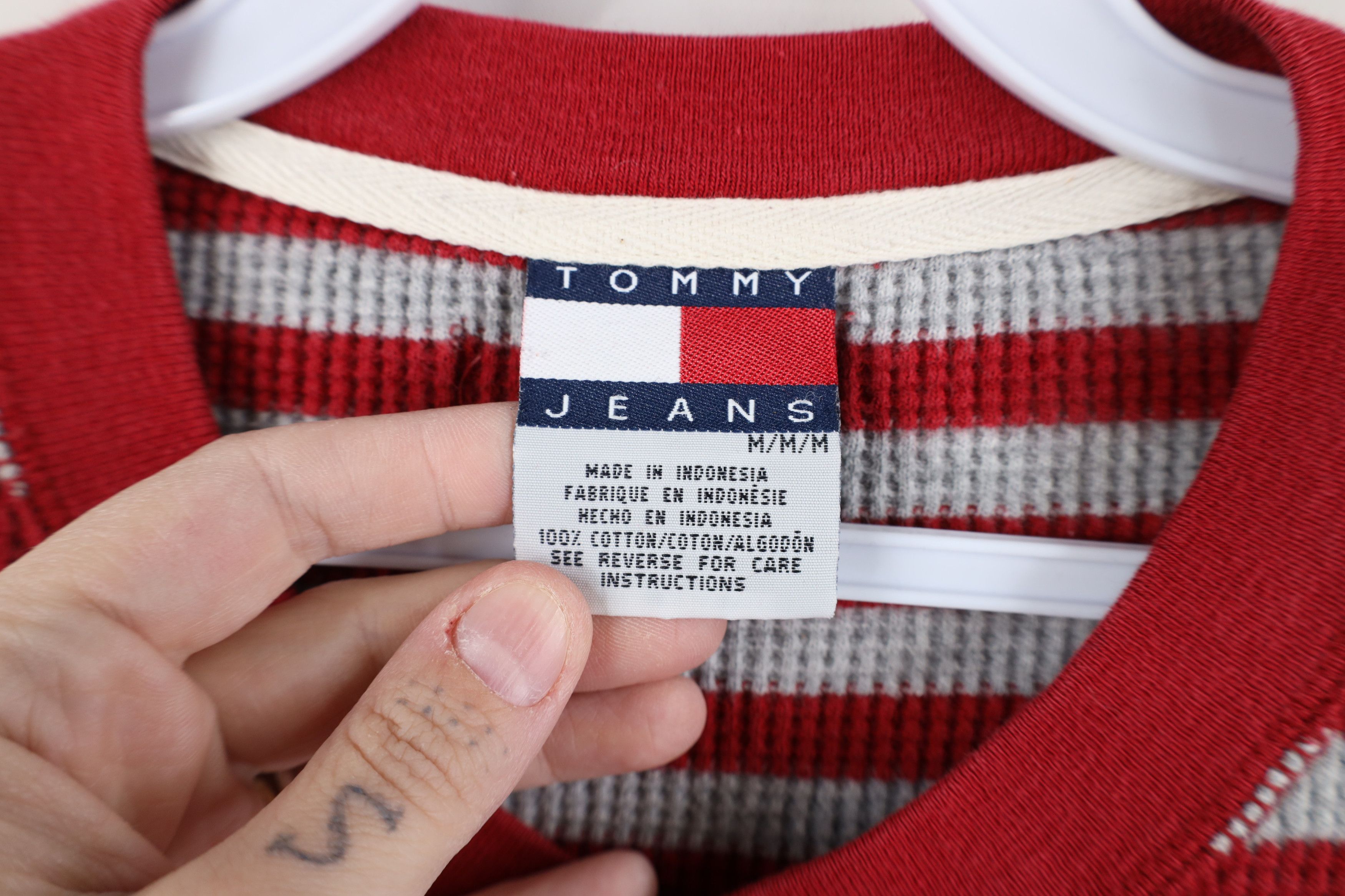 Tommy Hilfiger Vintage 90s Tommy Hilfiger Waffle Knit Henley T-Shirt Size US M / EU 48-50 / 2 - 7 Thumbnail
