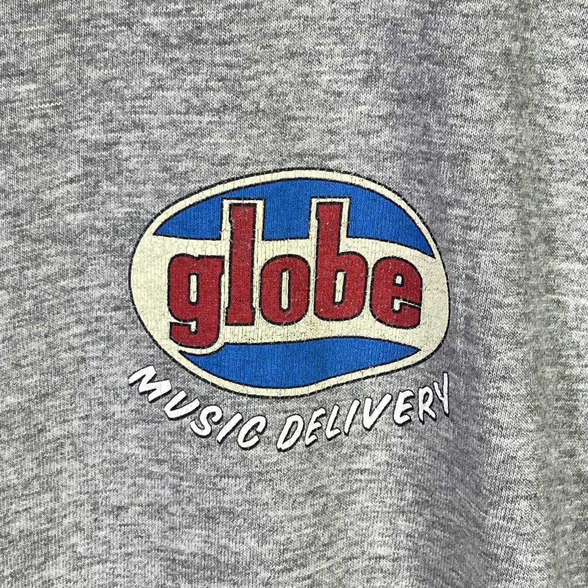 Globe × Vintage Rare! Vintage 90s Globe Music Delivery Tshirt Size US L / EU 52-54 / 3 - 7 Thumbnail