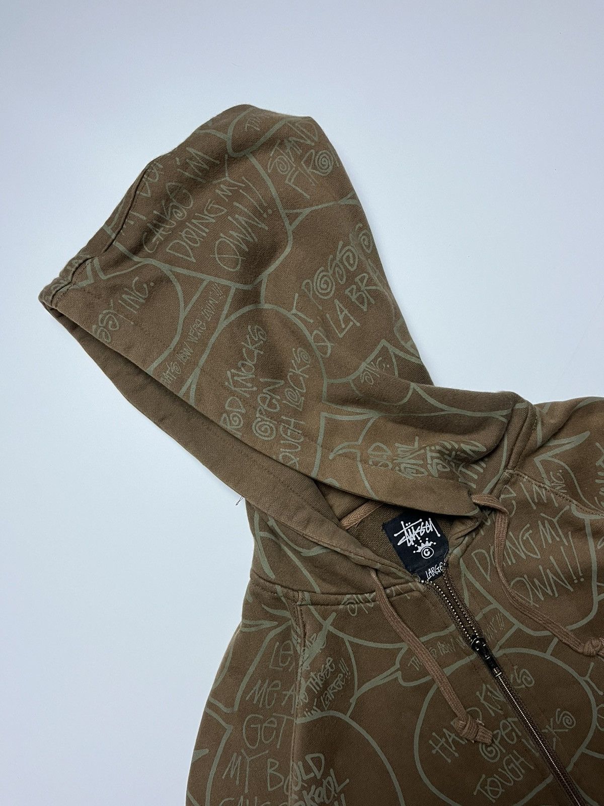 Stussy Stüssy All-Over Graffiti-Print Full-Zip Hoodie Brown – 2000s Size US XL / EU 56 / 4 - 6 Thumbnail