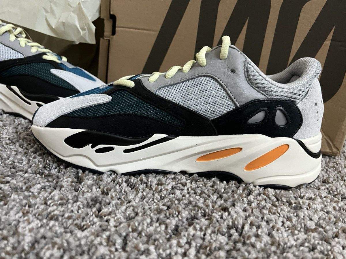 Yeezy Yeezy Waverunner Brand New Size US 9.5 / EU 42-43 - 1 Thumbnail