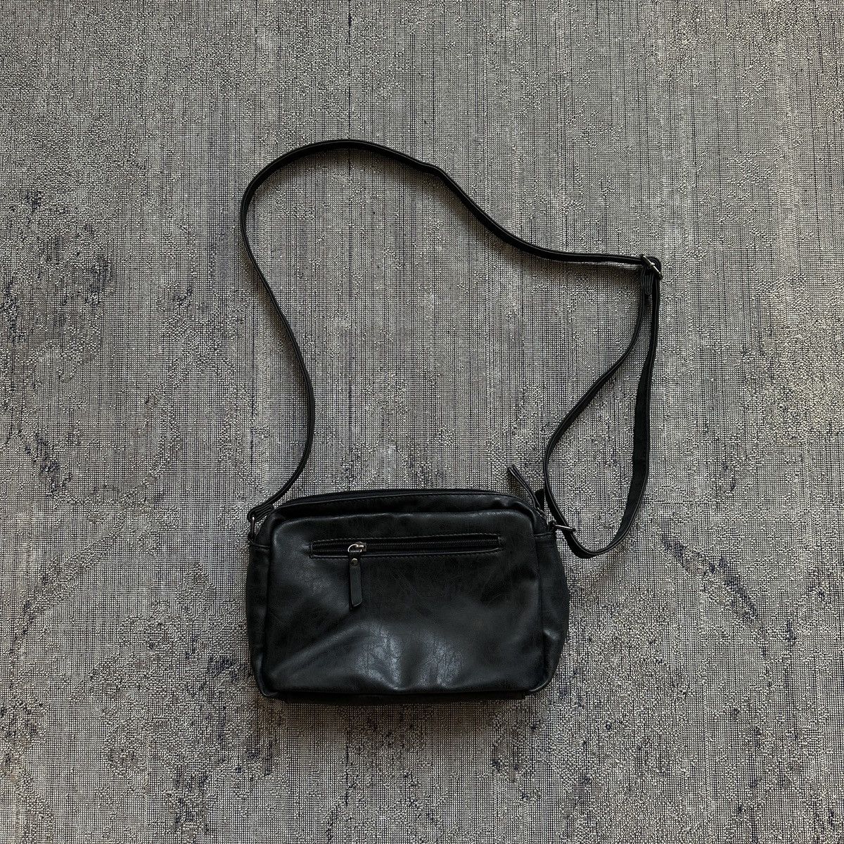 Enrico Bennetti Leather Crossbody Bag