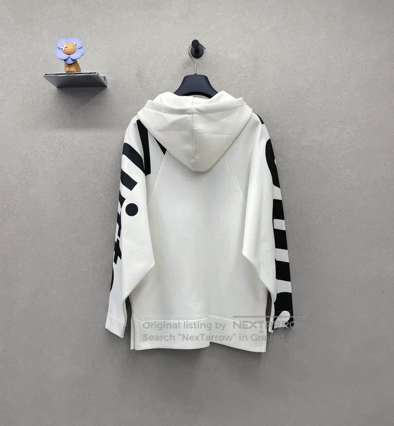 Louis Vuitton Louis Vuitton White monogrammed print jacket Size US XS / EU 42 / 0 - 3 Thumbnail