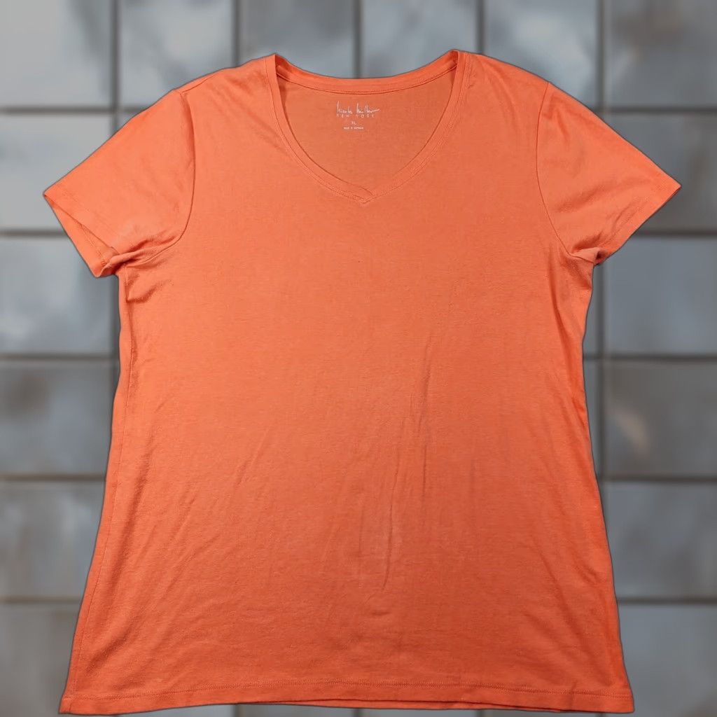 Nicole Miller Nicole Miller New York Woman Peach V-Neck T-Shirt Top Short Sleeve XL Orange Size XL / US 12-14 / IT 48-50 - 1 Thumbnail