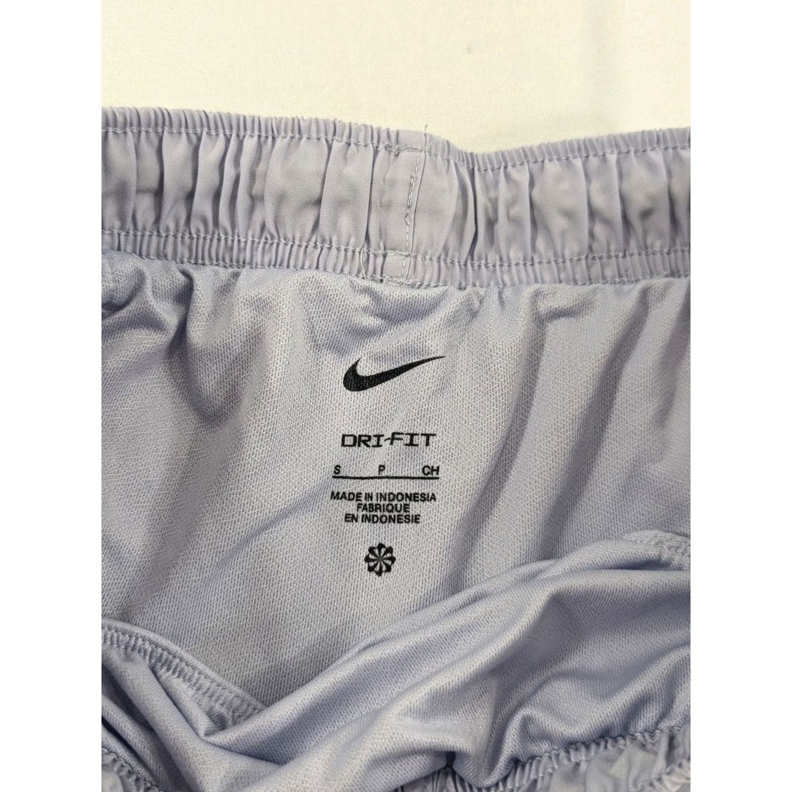 Nike Nike Lined Running Shorts Womens S Dri-Fit Reflective 3 in Inseam Spell Out Size 28" / US 6 / IT 42 - 4 Thumbnail