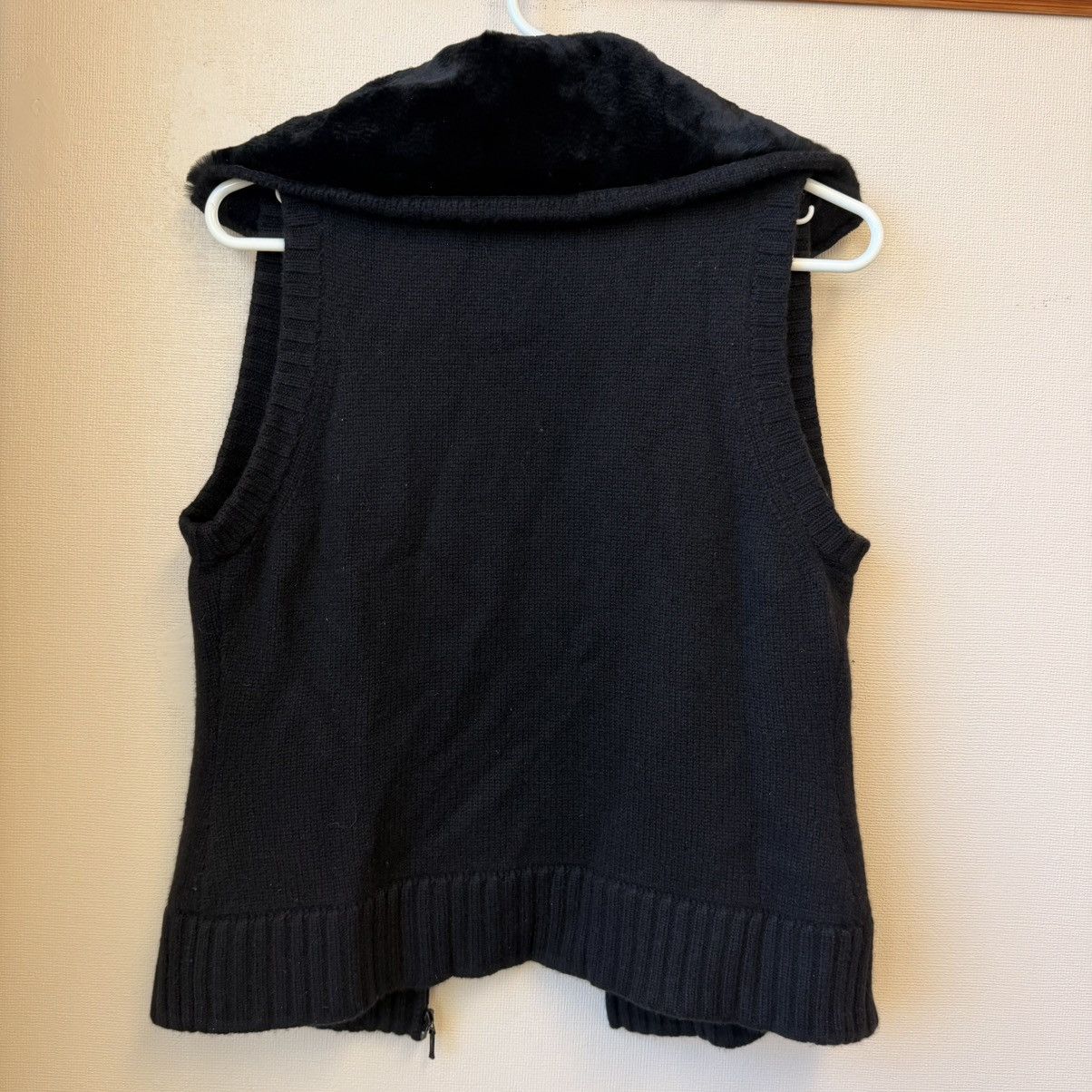 Other Todd & Duncan 100% Cashmere Zip Vest Faux Fur Collar Black Size M / US 6-8 / IT 42-44 - 7 Thumbnail