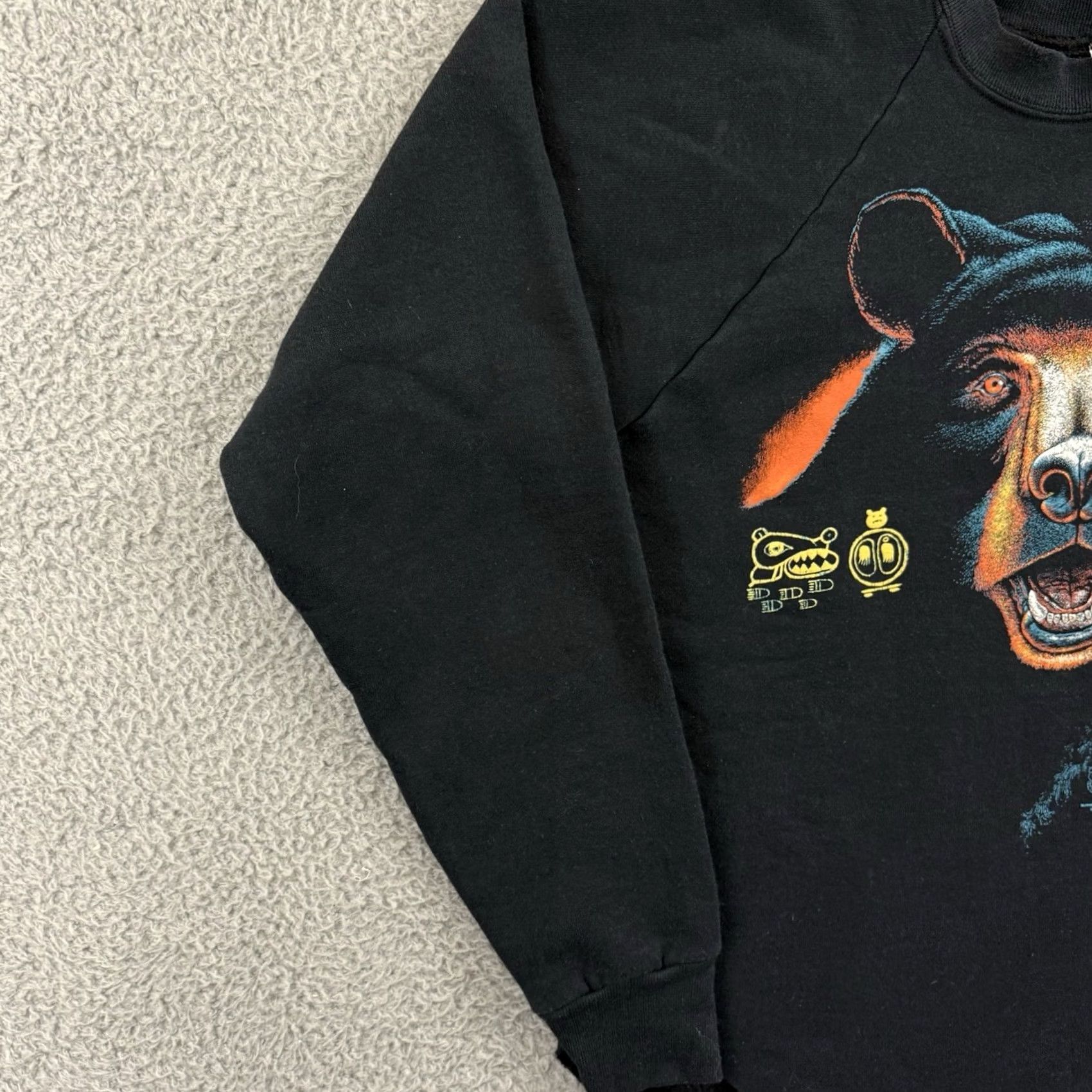 Fruit Of The Loom VINTAGE Grizzly Bear Sweatshirt Adult XL Black Nature Art Aztec 80s Pullover USA Logo Graphic Print 80s Theme Men Women Unisex Size US XL / EU 56 / 4 - 4 Thumbnail
