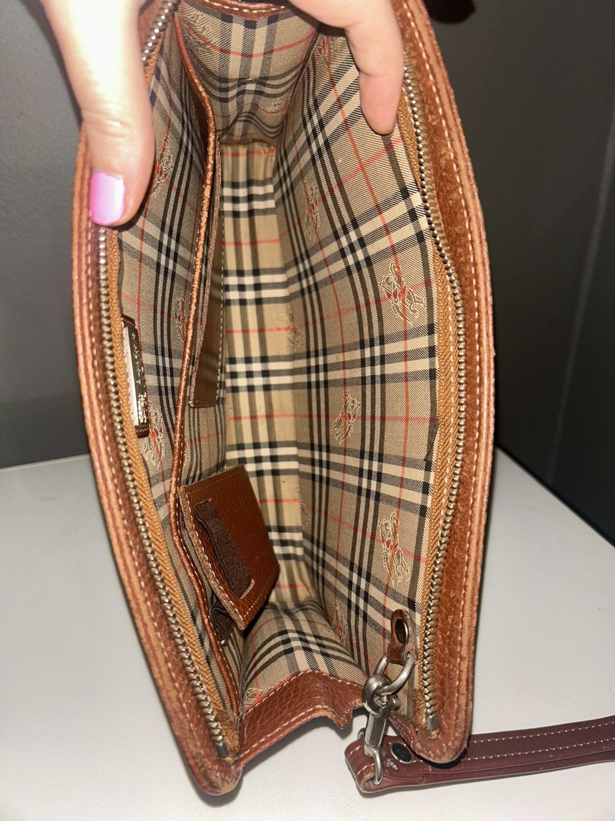 Burberry Vintage Burberry Brown Leather Clutch Bag w Nova Check Size ONE SIZE - 10 Thumbnail