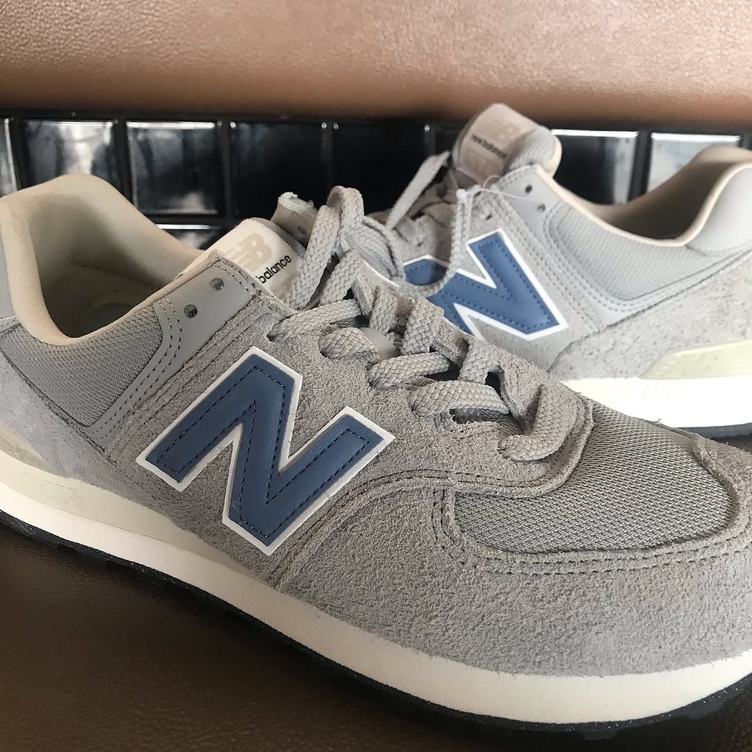 New Balance New Balance 574 Classic Heritage Grey Suede Charcoal 10.5uk Size US 10.5 / EU 43-44 - 2 Thumbnail