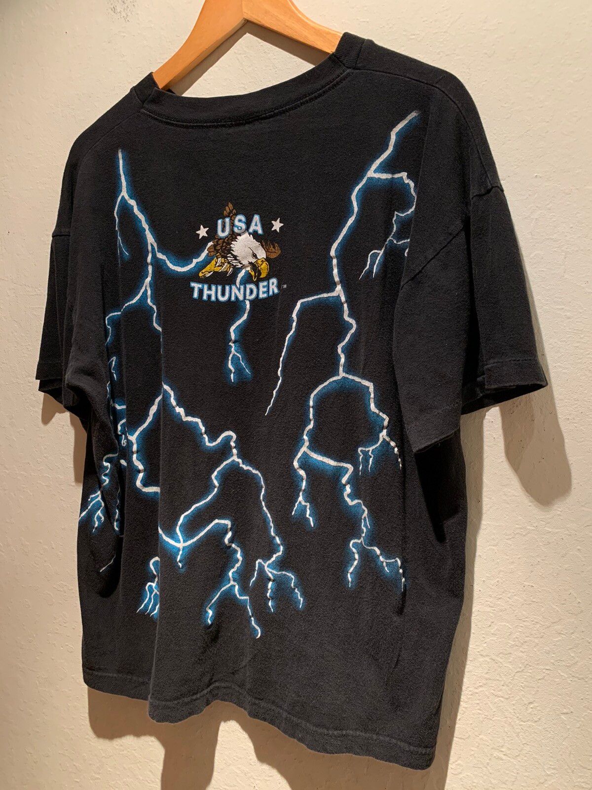Vintage RARE* Vintage American USA Thunder Wolf Strong Survive Shirt Size US L / EU 52-54 / 3 - 2 Preview