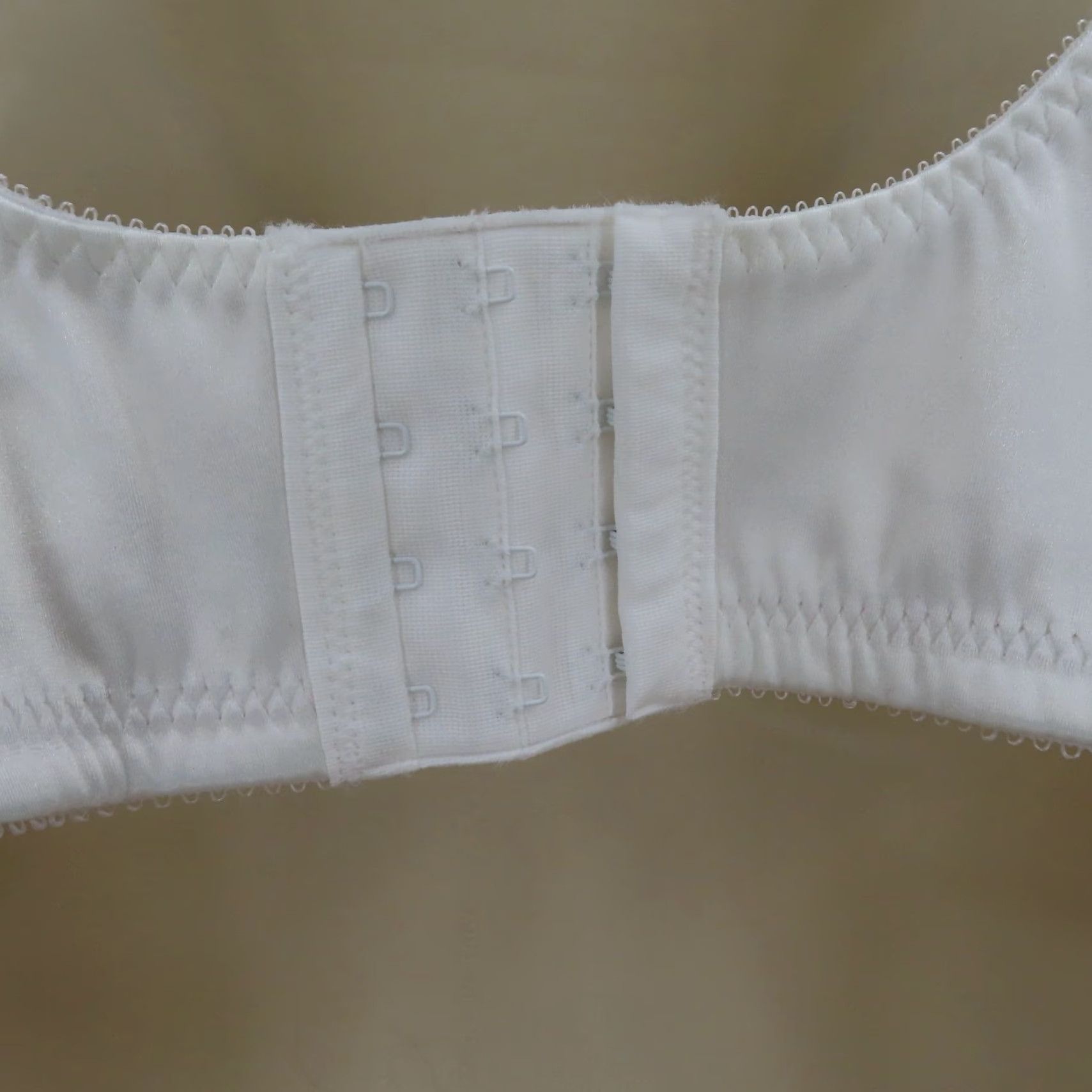 Vintage Bali 42C Double Support Wirefree Bra 3820 Wireless Unlined White New T-Shirt Bra Womens Size ONE SIZE - 7 Thumbnail