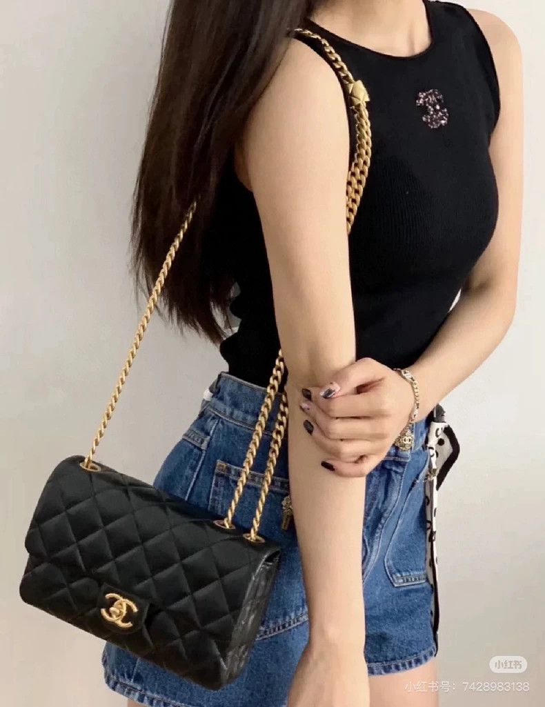 Chanel Chanel 22k black logo cashmere vest Size XXS / US 00 / IT 34 - 6 Thumbnail