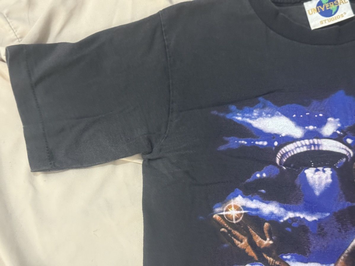 Vintage Vintage 90s E.T. Universal Studios T-Shirt Size US S / EU 44-46 / 1 - 3 Thumbnail