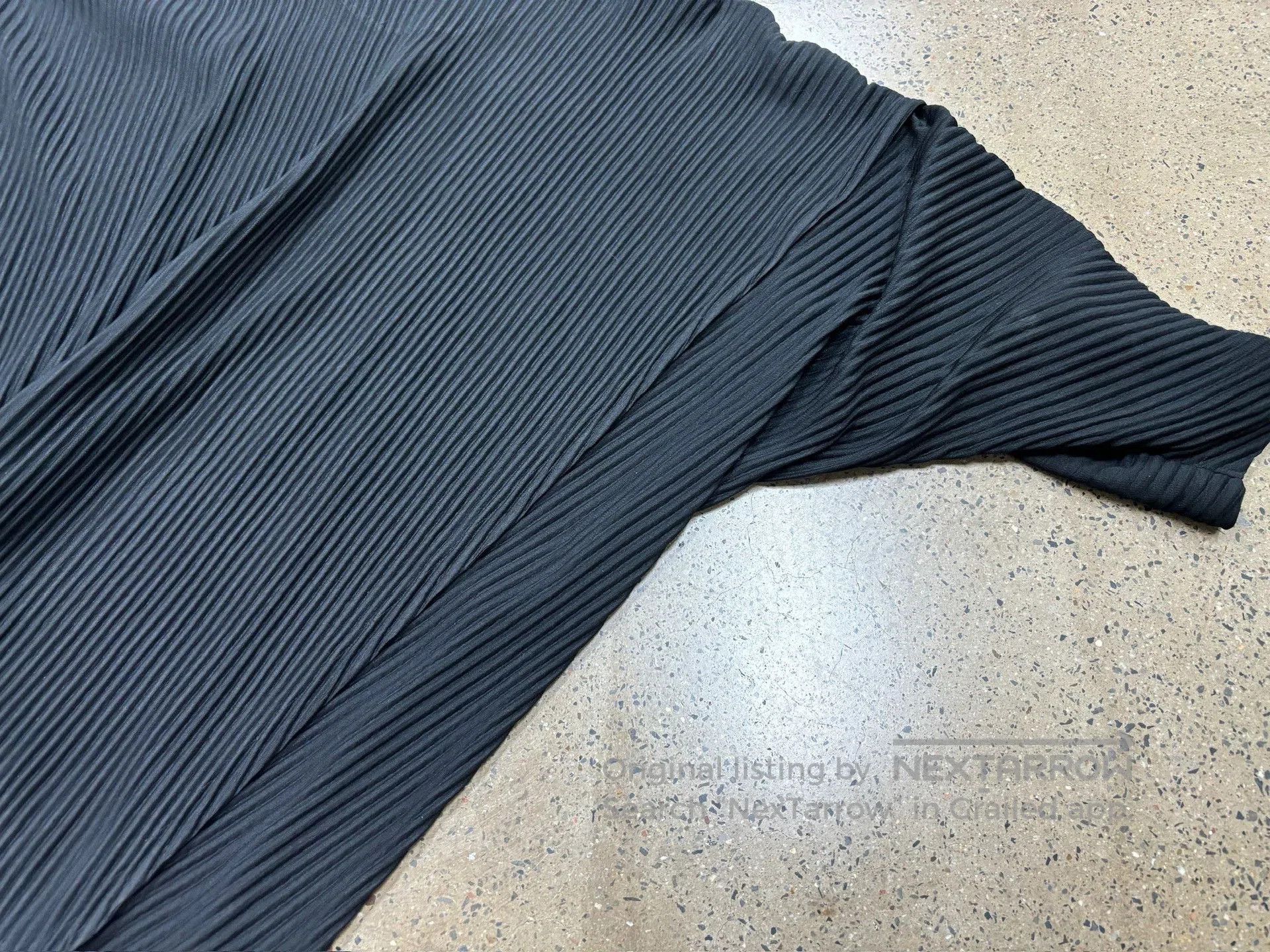 Issey Miyake Issey Miyake Pleated Mid. Size US L / EU 52-54 / 3 - 7 Thumbnail