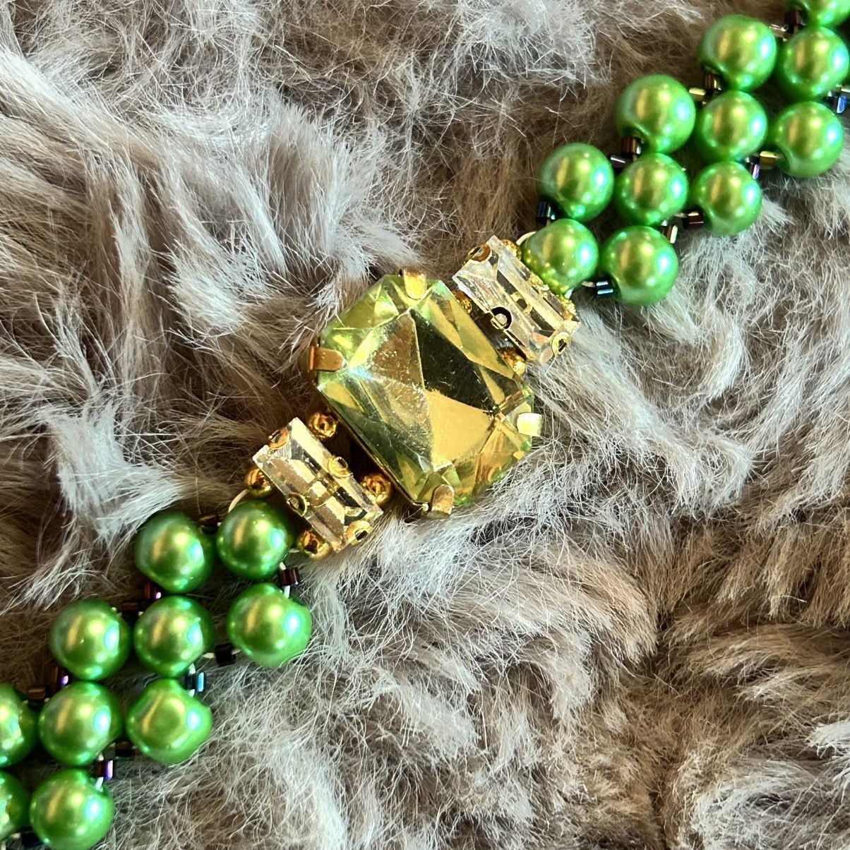 Handmade Handcrafted bright green Czech glass pearl bracelet Size ONE SIZE - 5 Thumbnail