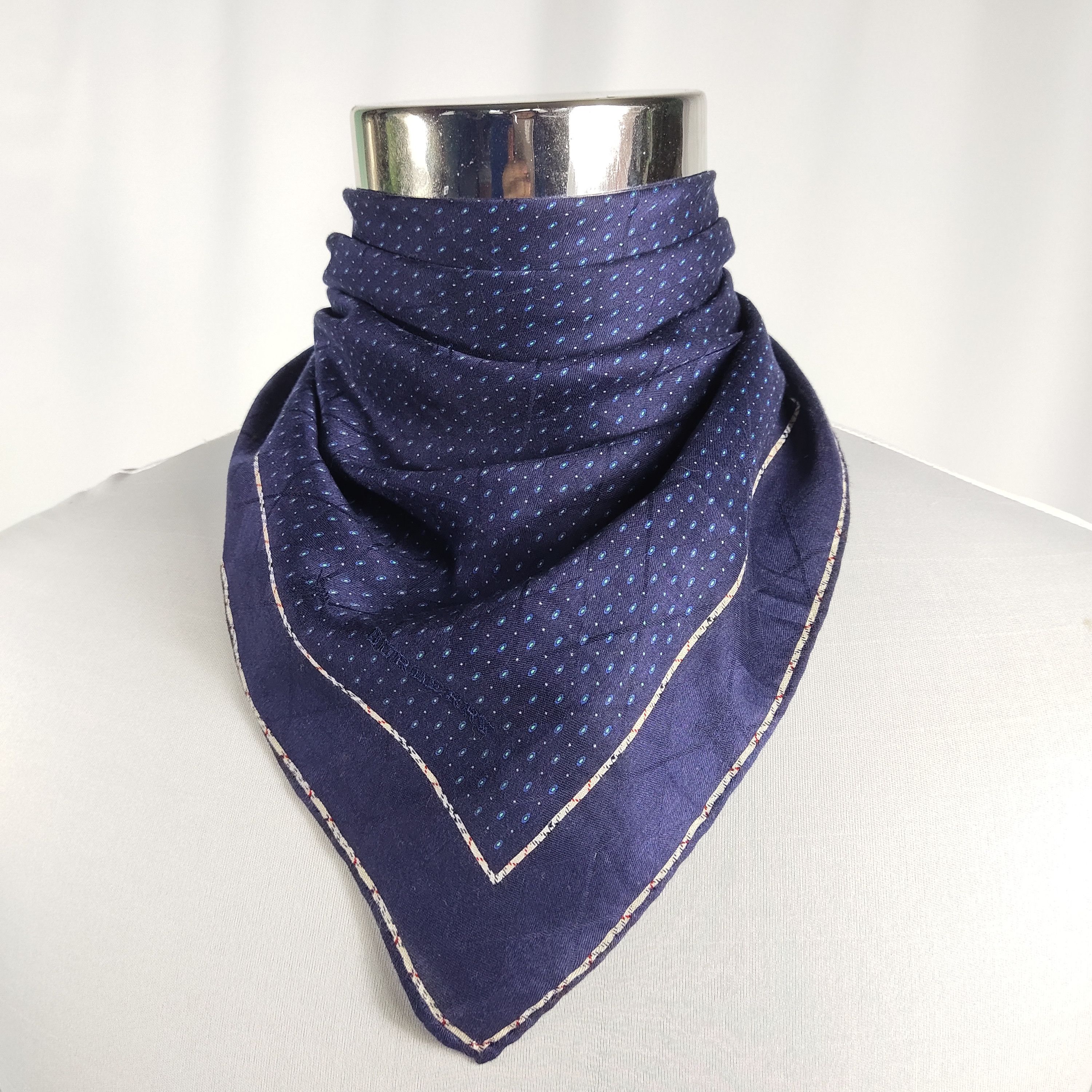 Burberry Handkerchief / Neckerchief / Bandana FZ409