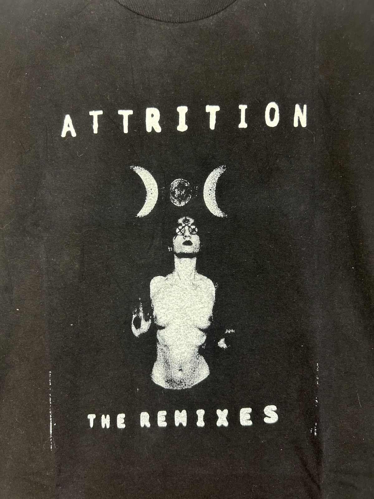 Band Tees × Vintage Vintage Attrition The Remixes - The Hand that Feeds Size US XL / EU 56 / 4 - 4 Thumbnail