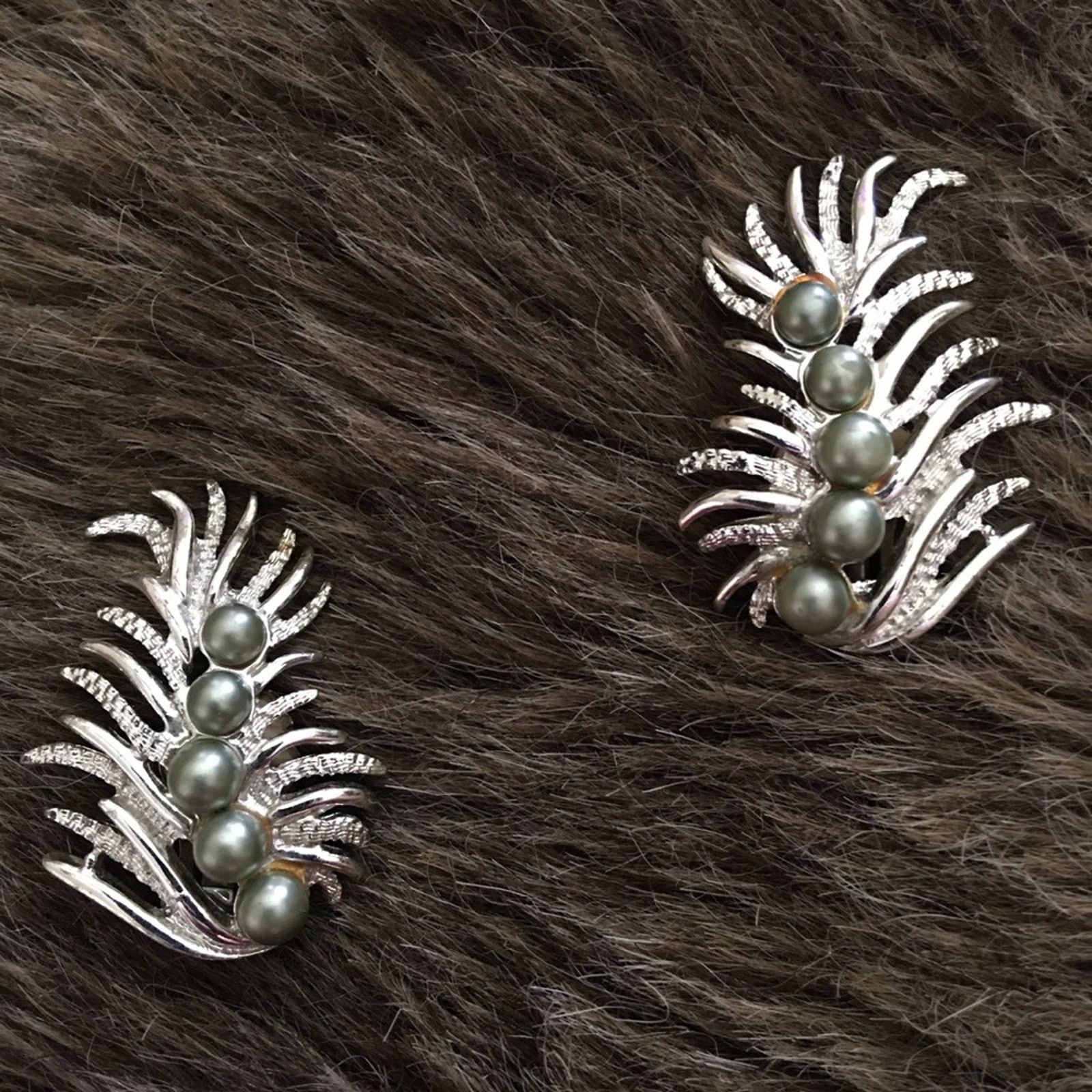 Vintage Vintage 70s Sarah Coventry Feather Fantasy clips Size ONE SIZE - 1 Thumbnail
