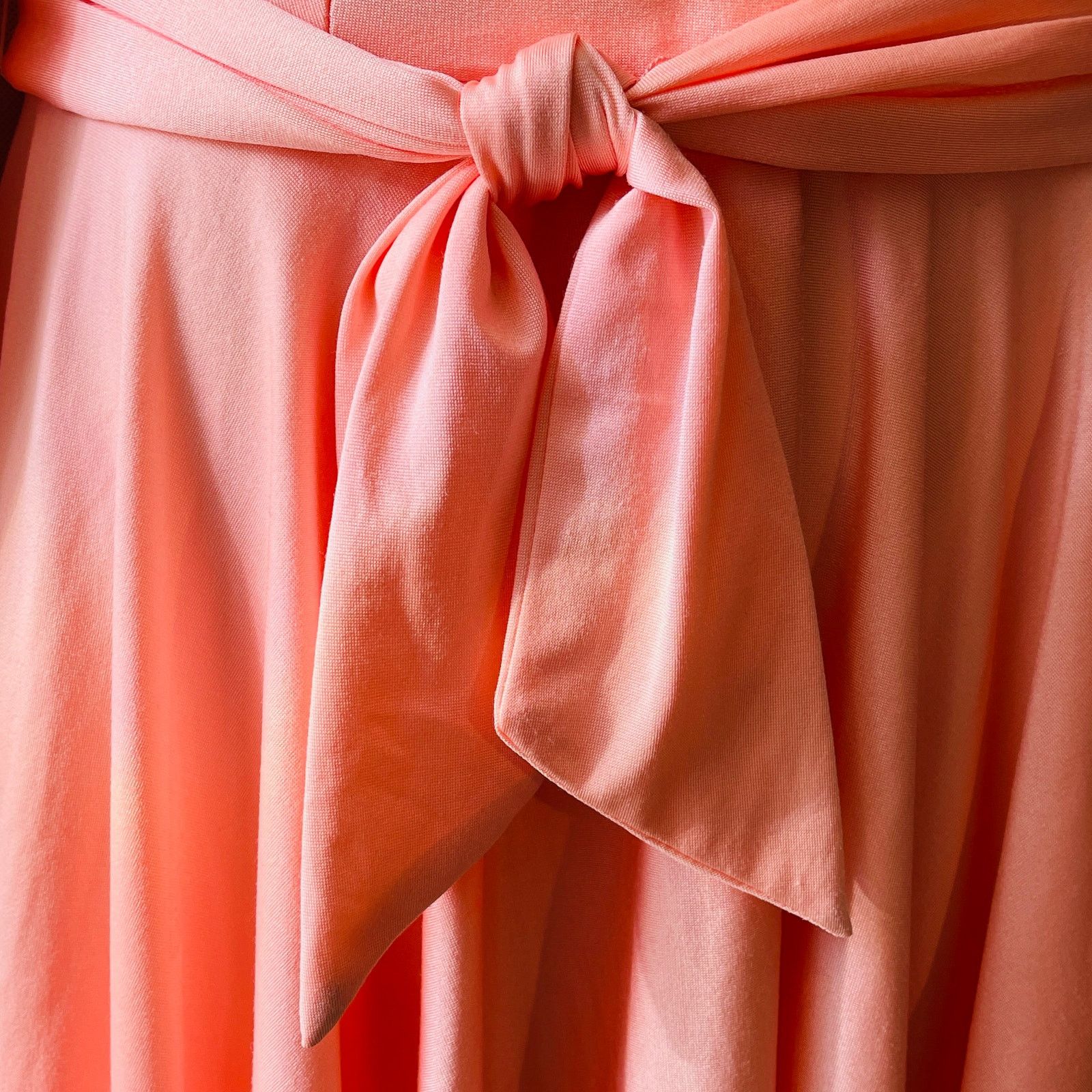Vintage VINTAGE 1970s Peach Jersey Shirt Dress with Belt Size Large Size L / US 10 / IT 46 - 4 Thumbnail
