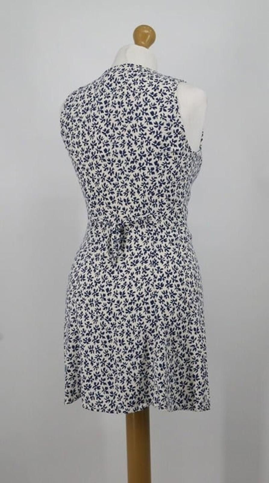 Other Reformation Rylin Dress in Blue Floral White Size S / US 4 / IT 40 - 2 Thumbnail