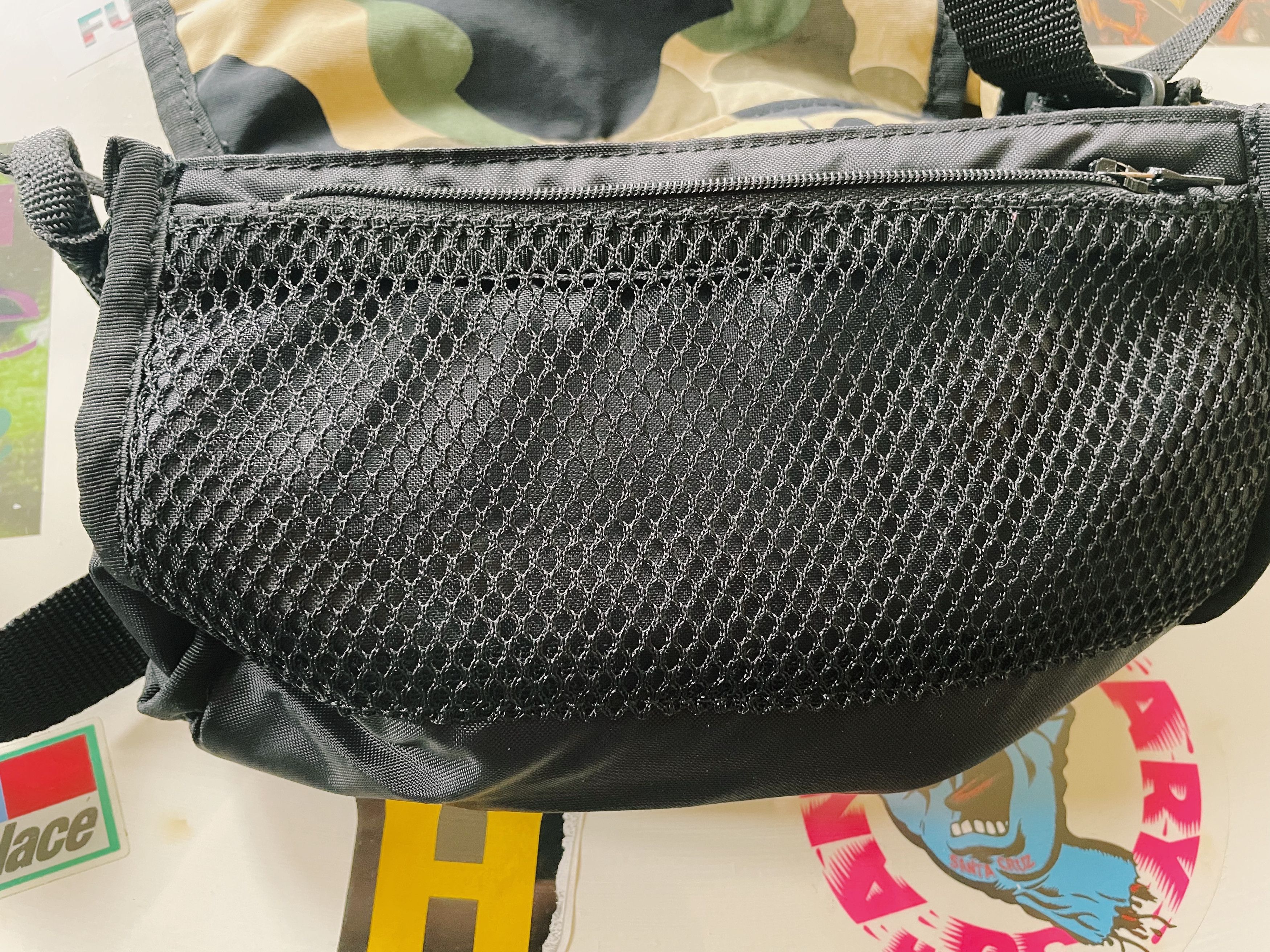 Bape × Kaws Vintage Y2K A Bathing Ape X KAWS Bendy Camo Crossbody Bag Size ONE SIZE - 4 Thumbnail