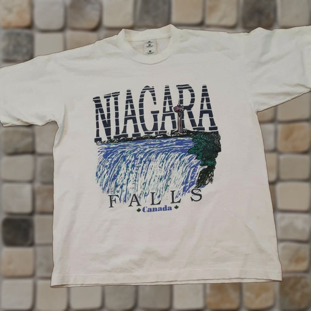 Fruit Of The Loom VINTAGE Niagara Falls Single Stitch T-Shirt Canada Fruit of the Loom XL White Men 90s Theme Shirt Boys? Wait. Size US XL / EU 56 / 4 - 1 Thumbnail