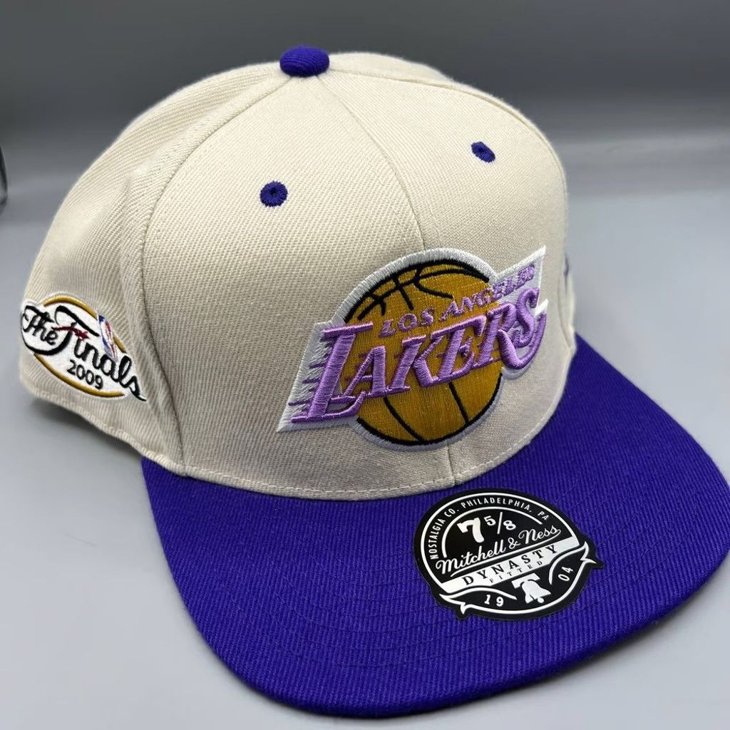 Mitchell & Ness Los Angeles LA Lakers Hat Men 7 5/8 Off White NBA Fitted Cap Size ONE SIZE - 1 Thumbnail