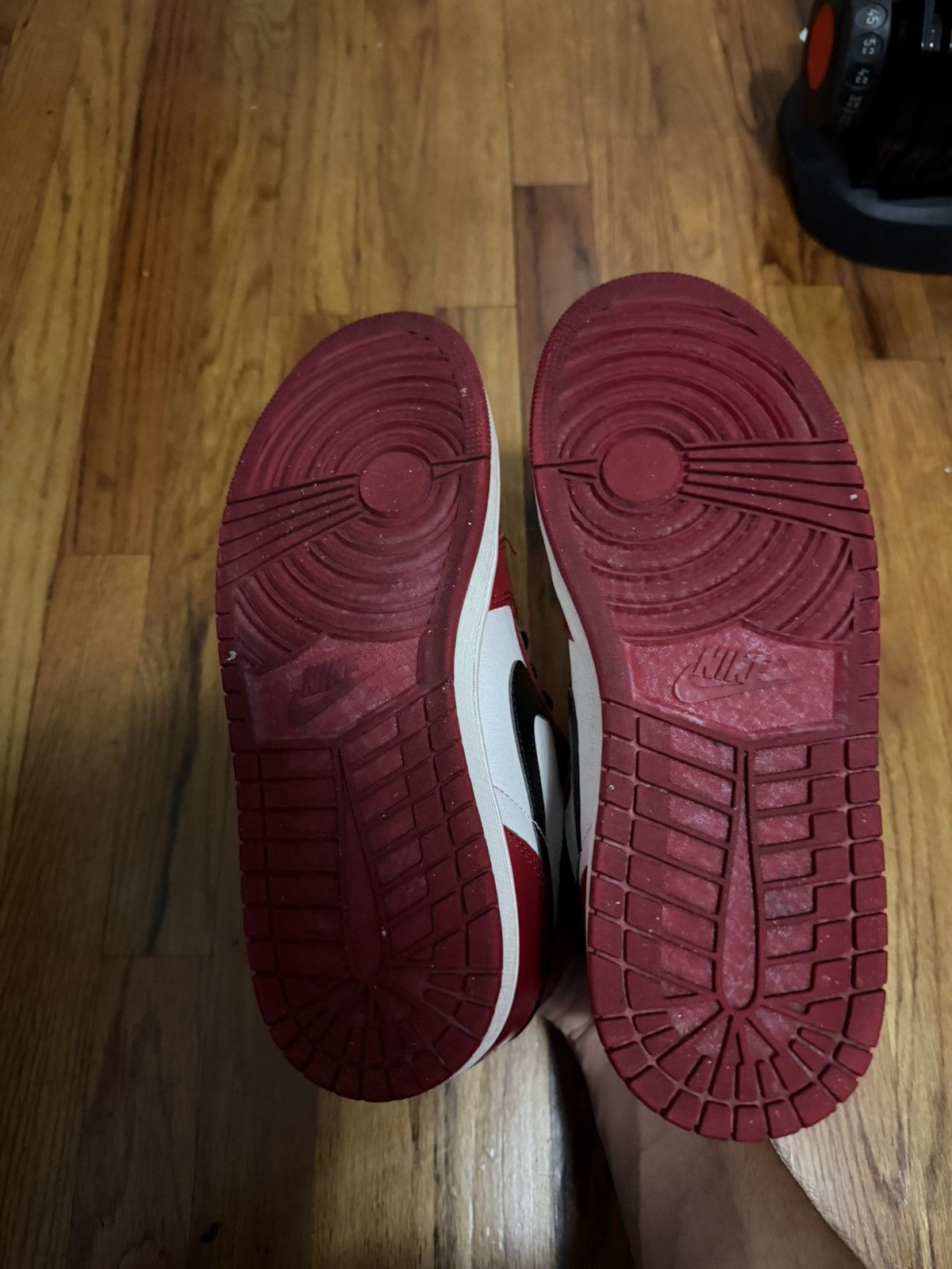 Jordan Brand Jordan 1 Chicago Lost and Found Size US 9 / EU 42 - 5 Thumbnail