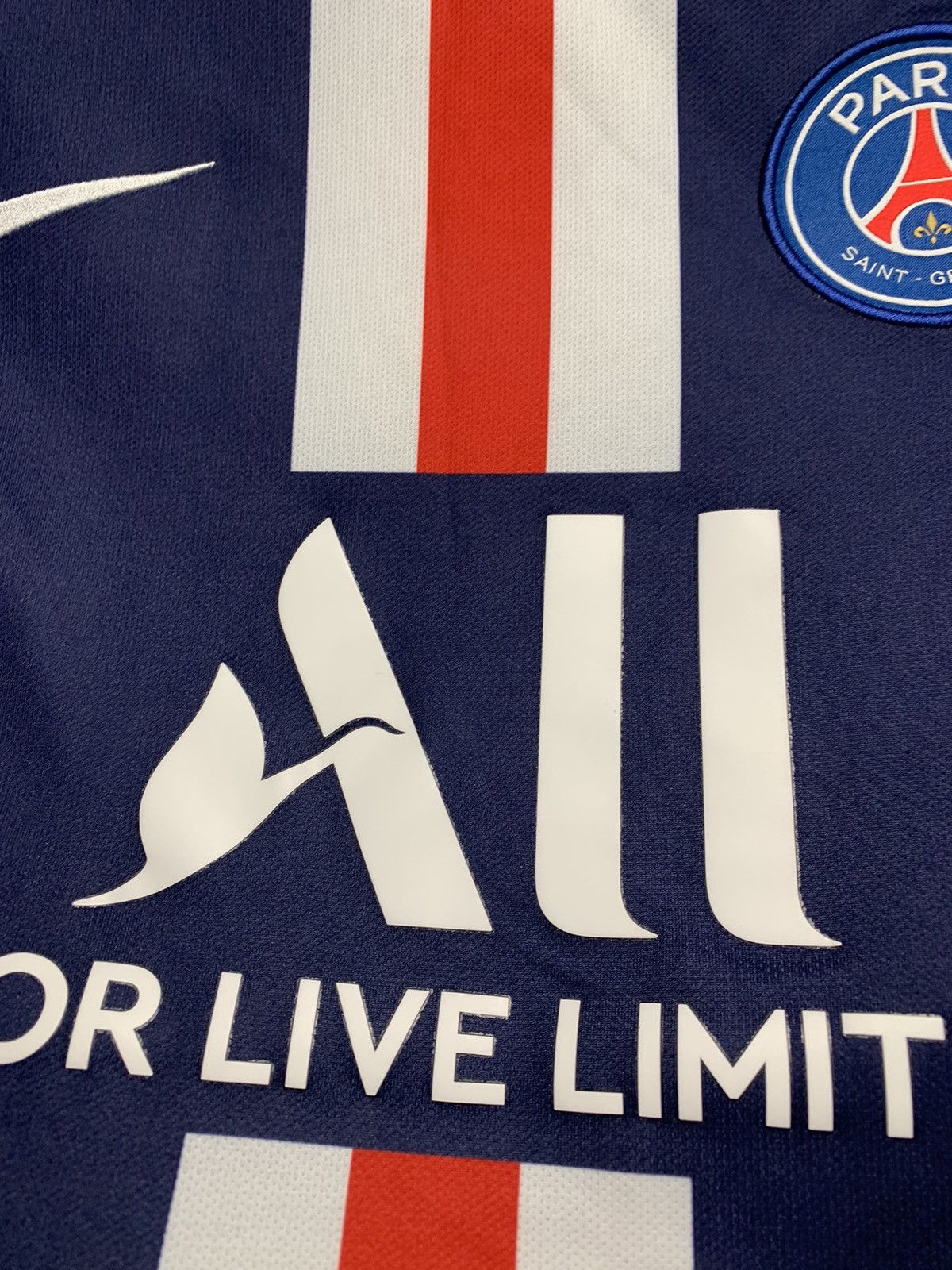Nike Paris Saint Germain PSG Nike soccer jersey L vintage Size US L / EU 52-54 / 3 - 5 Thumbnail