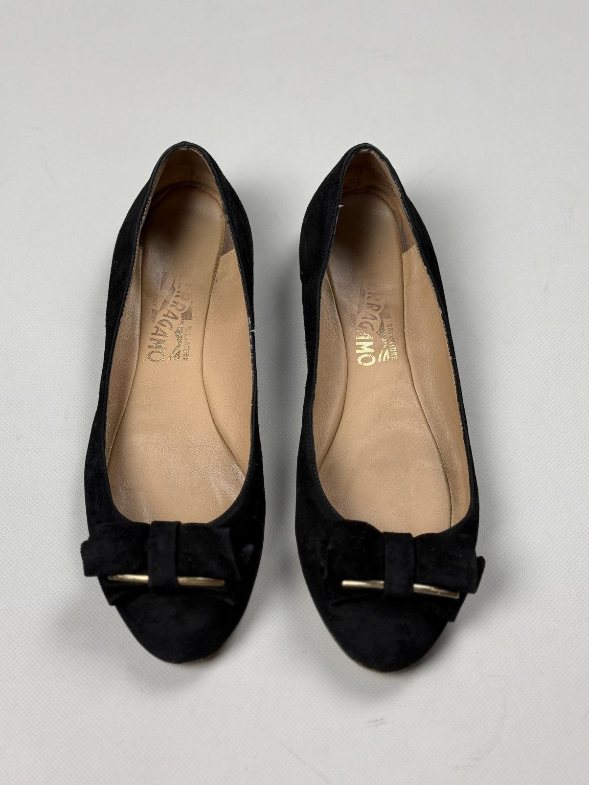 Salvatore Ferragamo Salvatore Ferragamo Ladies Suede Flats Ballets Shoes Size US 8.5 / IT 38.5 - 7 Thumbnail