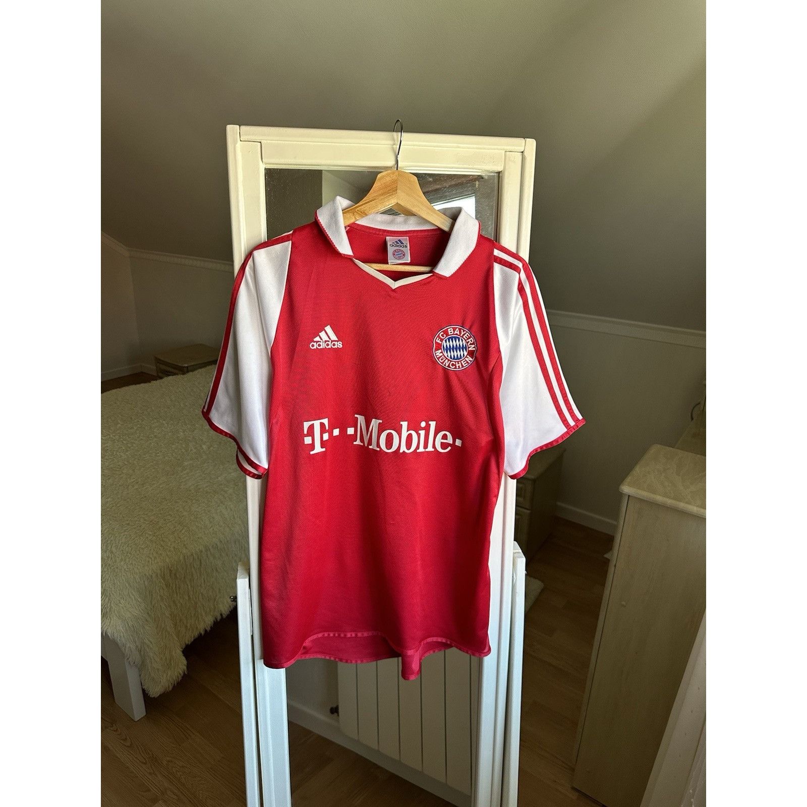 Adidas Bayern Munich 2004-05 Home Shirt (M) (Santa Cruz 24) Size US M / EU 48-50 / 2 - 1 Thumbnail