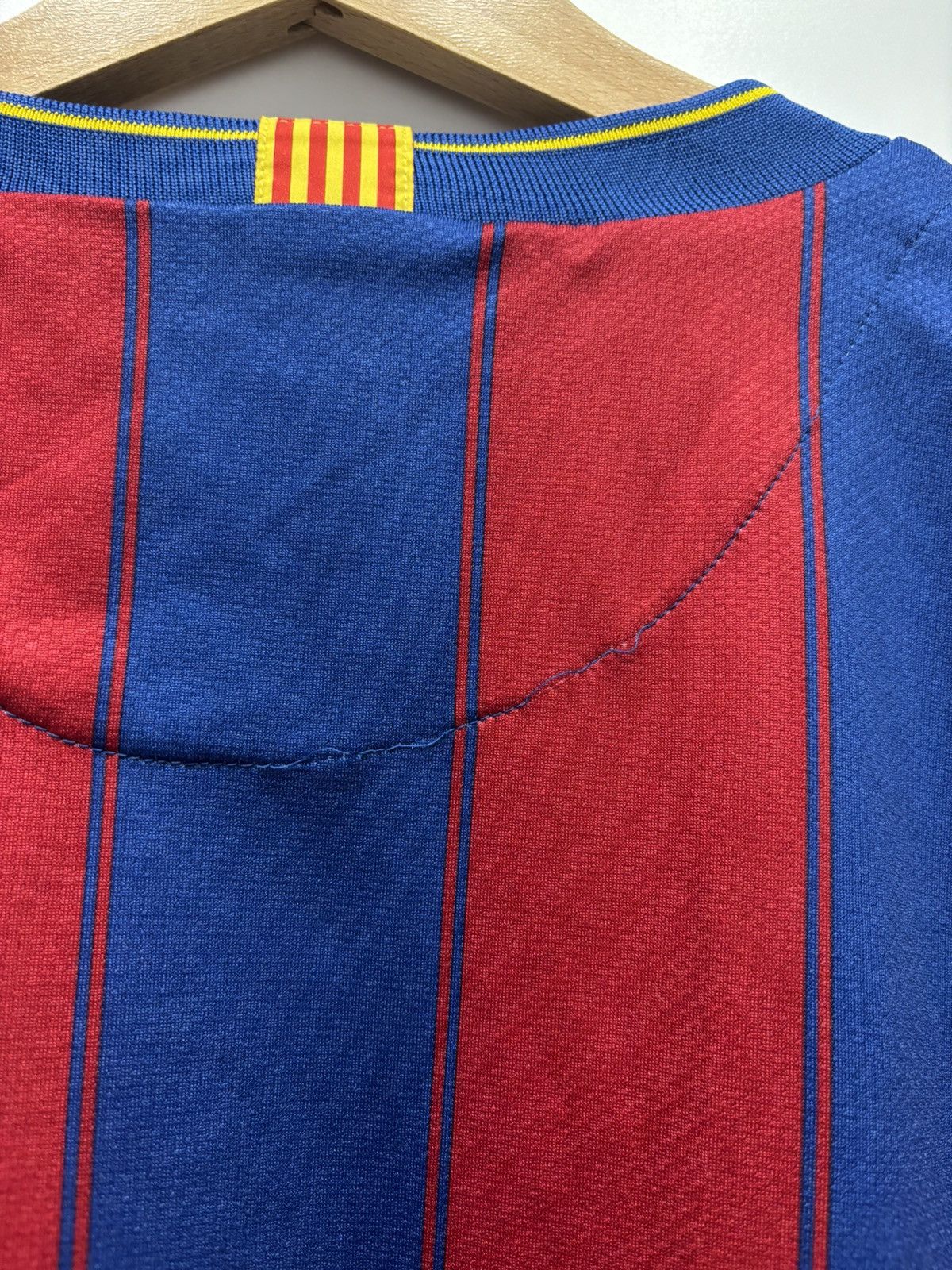 Nike Nike FC Barcelona Home 09/10 r L football Soccer Size US L / EU 52-54 / 3 - 6 Thumbnail
