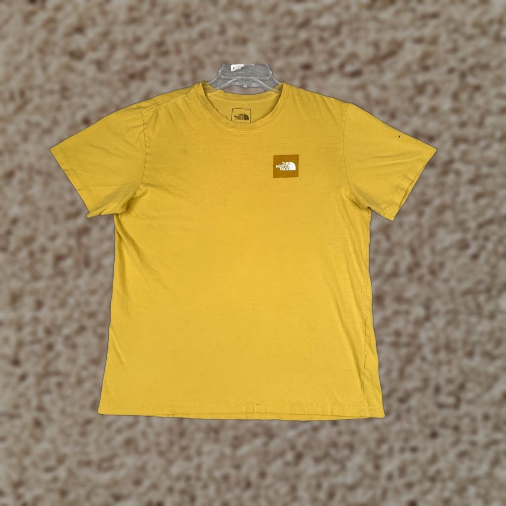 The North Face The North Face Shirt Mens M Yellow Crew Neck Short Sleeve Logo Tee Tagless Size US M / EU 48-50 / 2 - 1 Thumbnail