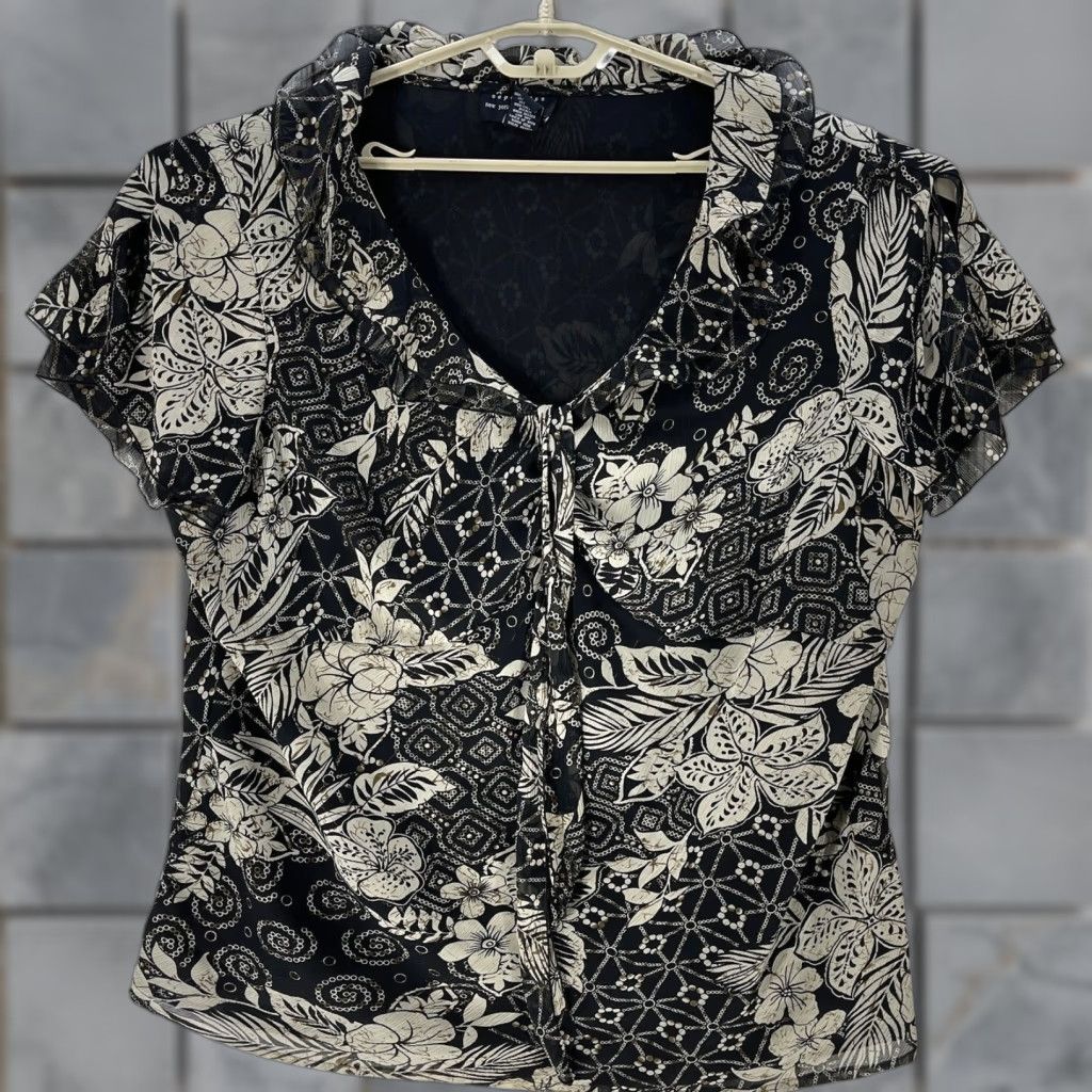Vintage New York City Design Blouse Women Plus 3X Black Beige Floral Short Sleeves V-Neck Tunic Top Pattern Floral Office Fairy Grunge Vintage No Size XXL / US 16-18 / IT 52-54 - 1 Thumbnail