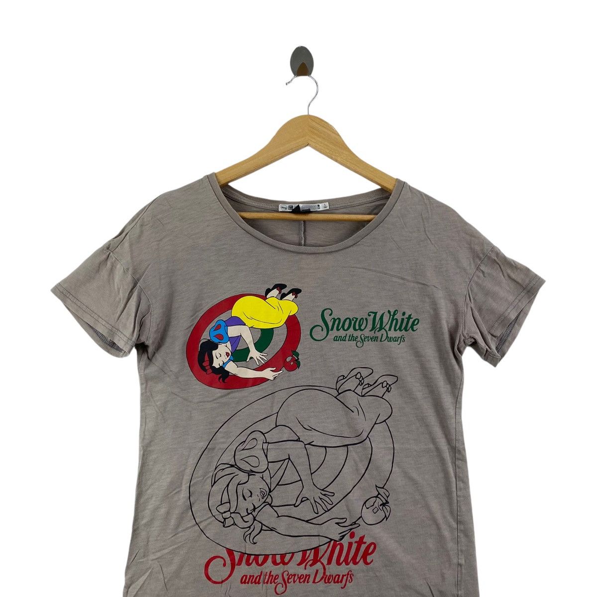 Disney × Japanese Brand × Uniqlo DISNEY x UNIQLO UNDERCOVER Japanese Brand Snow White Size US L / EU 52-54 / 3 - 2 Thumbnail