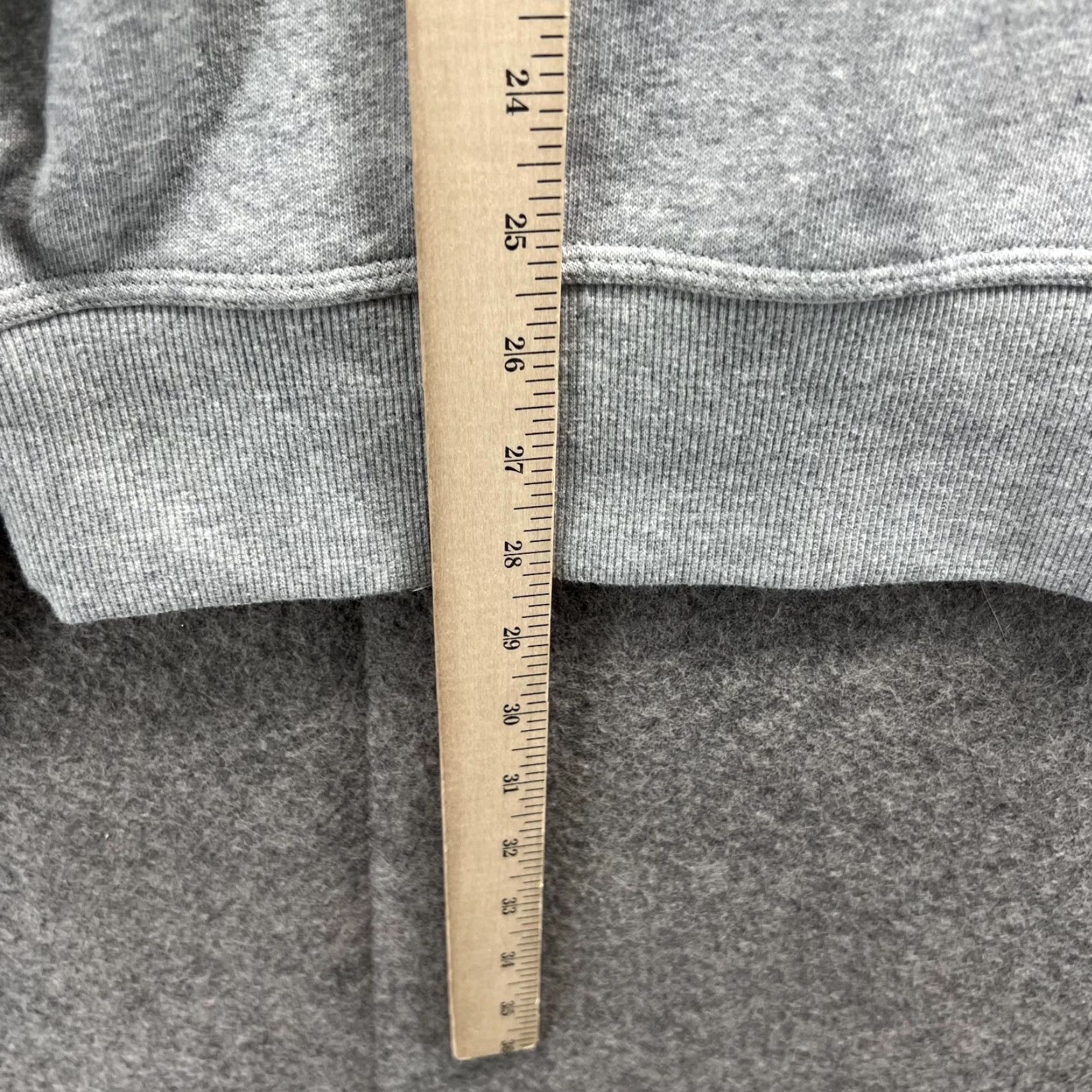 Champion VINTAGE Champion Sweater Men M Gray Crewneck Pullover Fleece Cotton Logo All Seasons Size US M / EU 48-50 / 2 - 7 Thumbnail