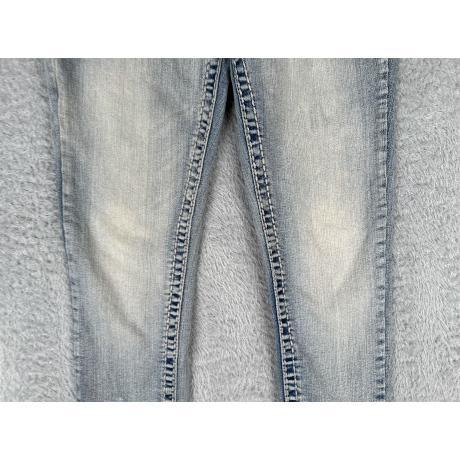 Denime Paisley Sky Jeans Womens 4 Blue Denim Skinny Tapered Distressed Low Rise 29x29 Jeans Womens Small spots and marks front and back review all photos Size 27" / US 4 / IT 40 - 3 Thumbnail