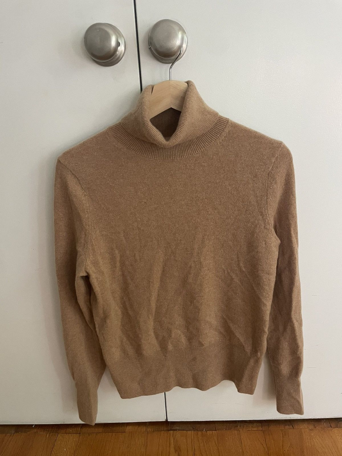 Banana Republic Tan Banana Republic turtleneck Size S / US 4 / IT 40 - 2 Thumbnail
